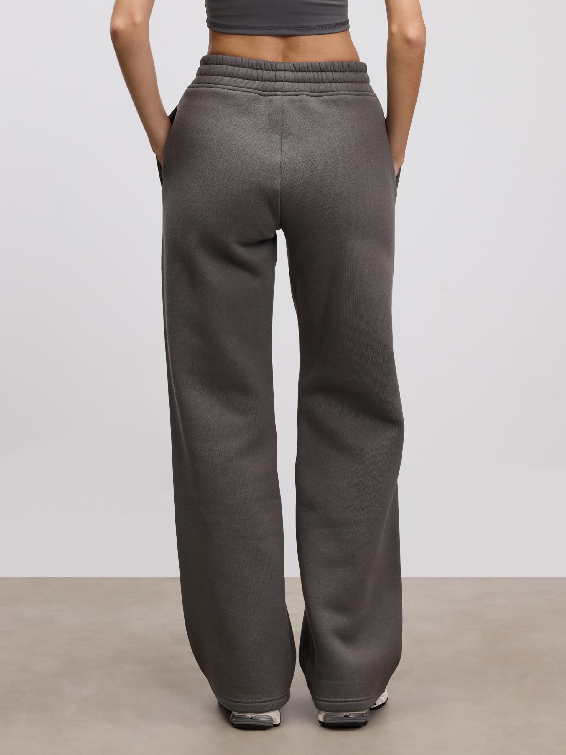 Womens Relaxed Straight Leg Jogger in Grey