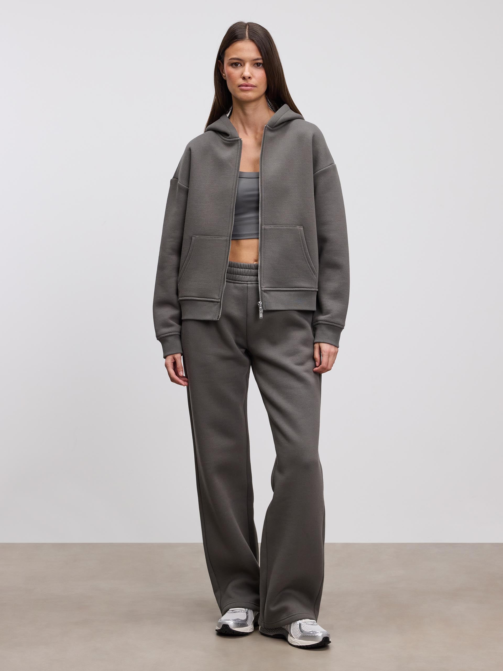 Womens Relaxed Straight Leg Jogger in Grey