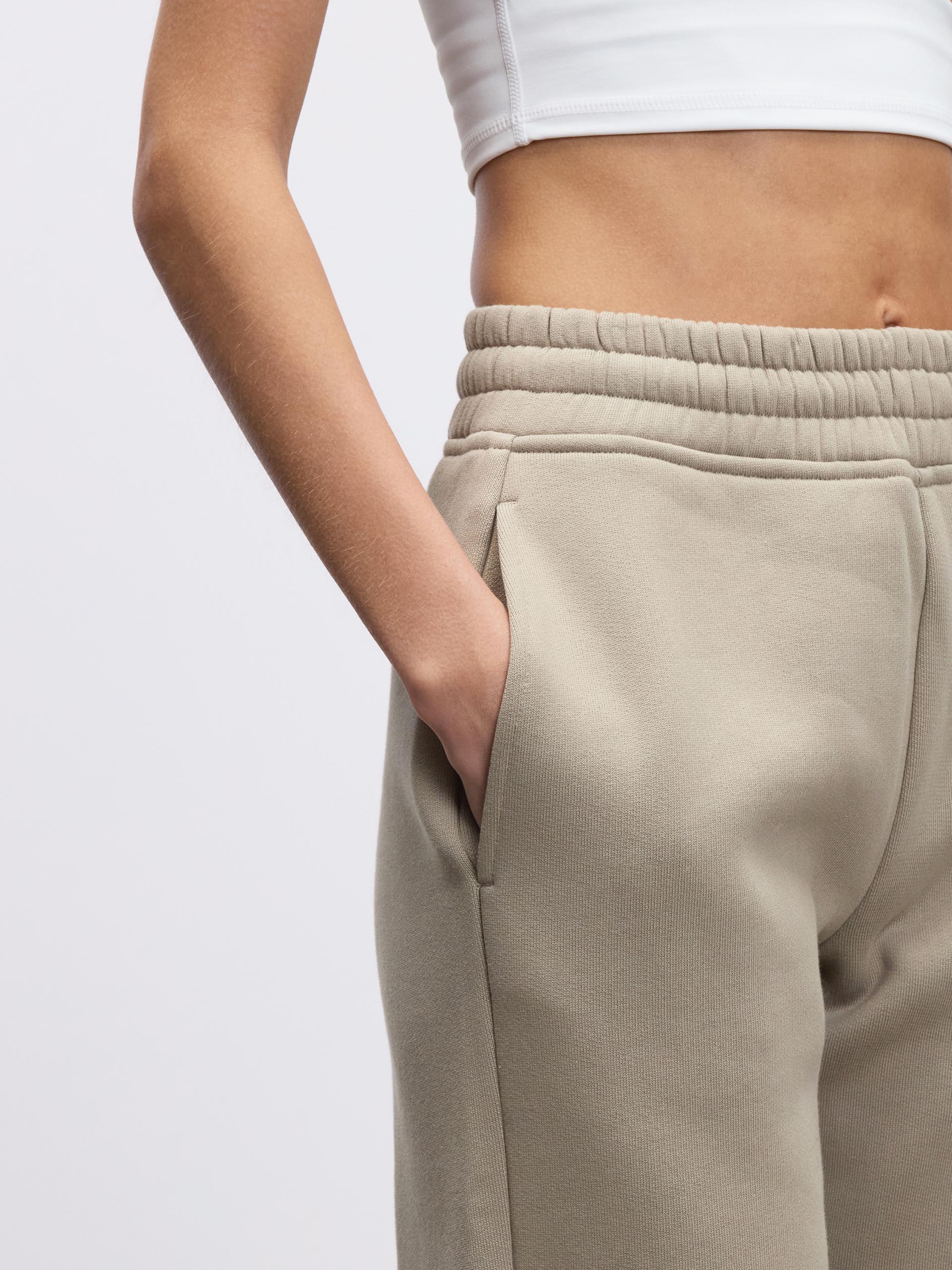 Womens Relaxed Straight Leg Jogger in Stone