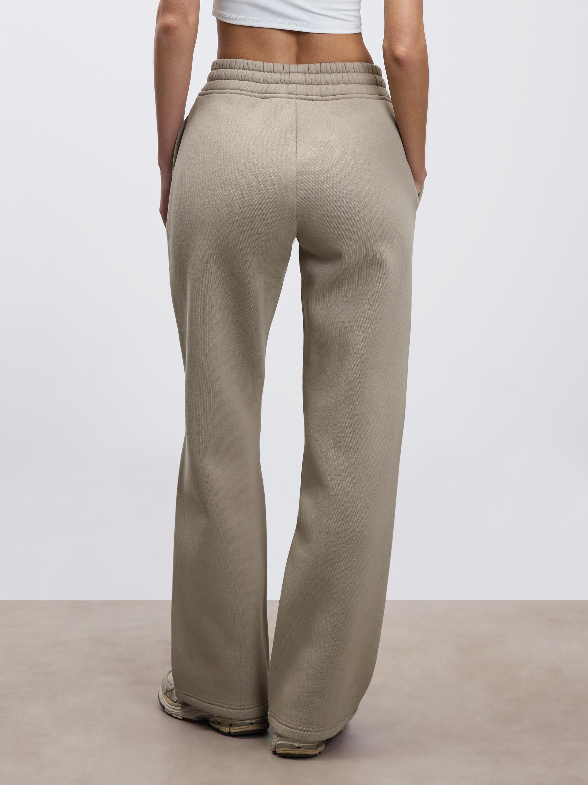 Womens Relaxed Straight Leg Jogger in Stone