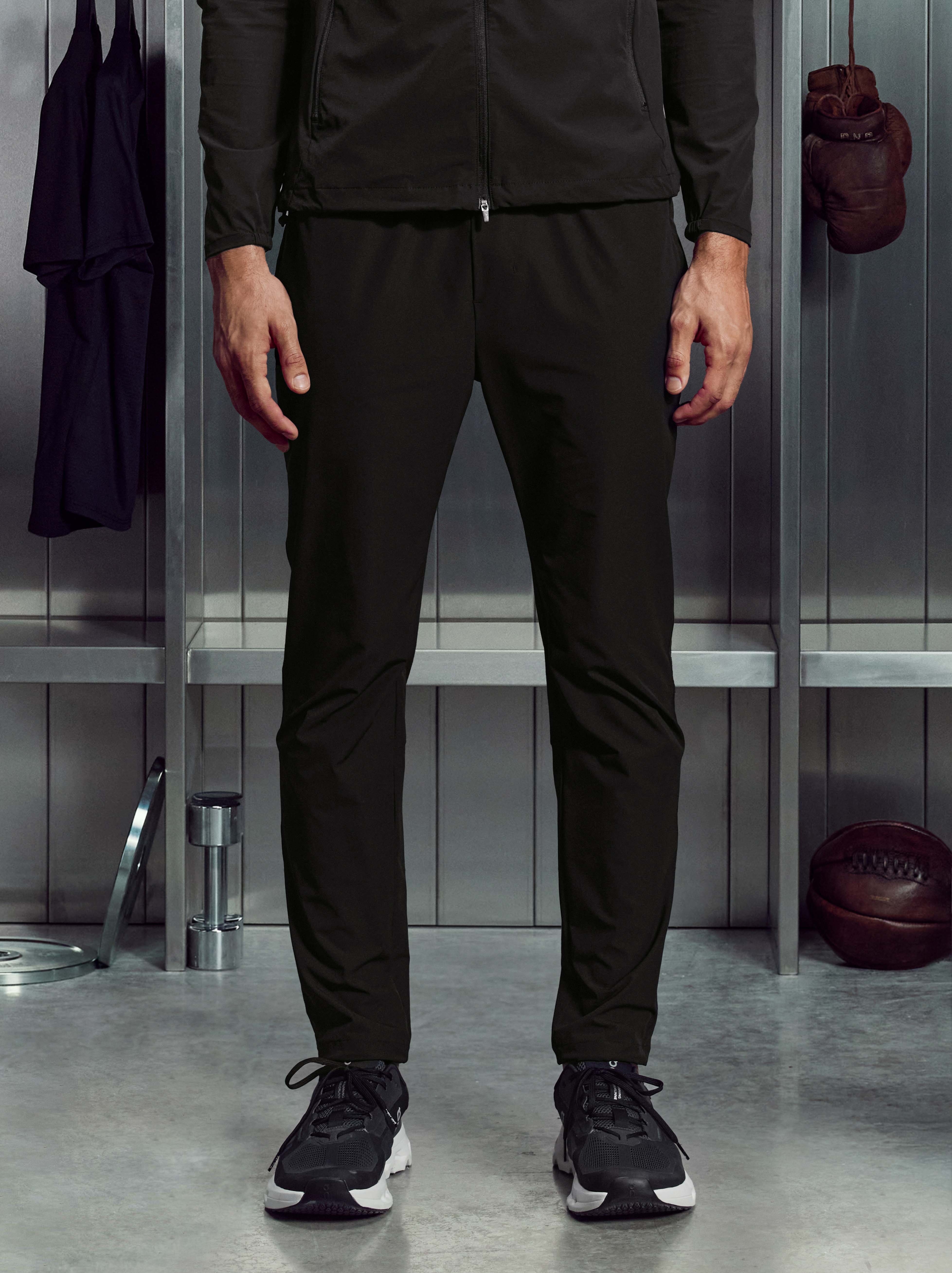 Active Trackpant in Black