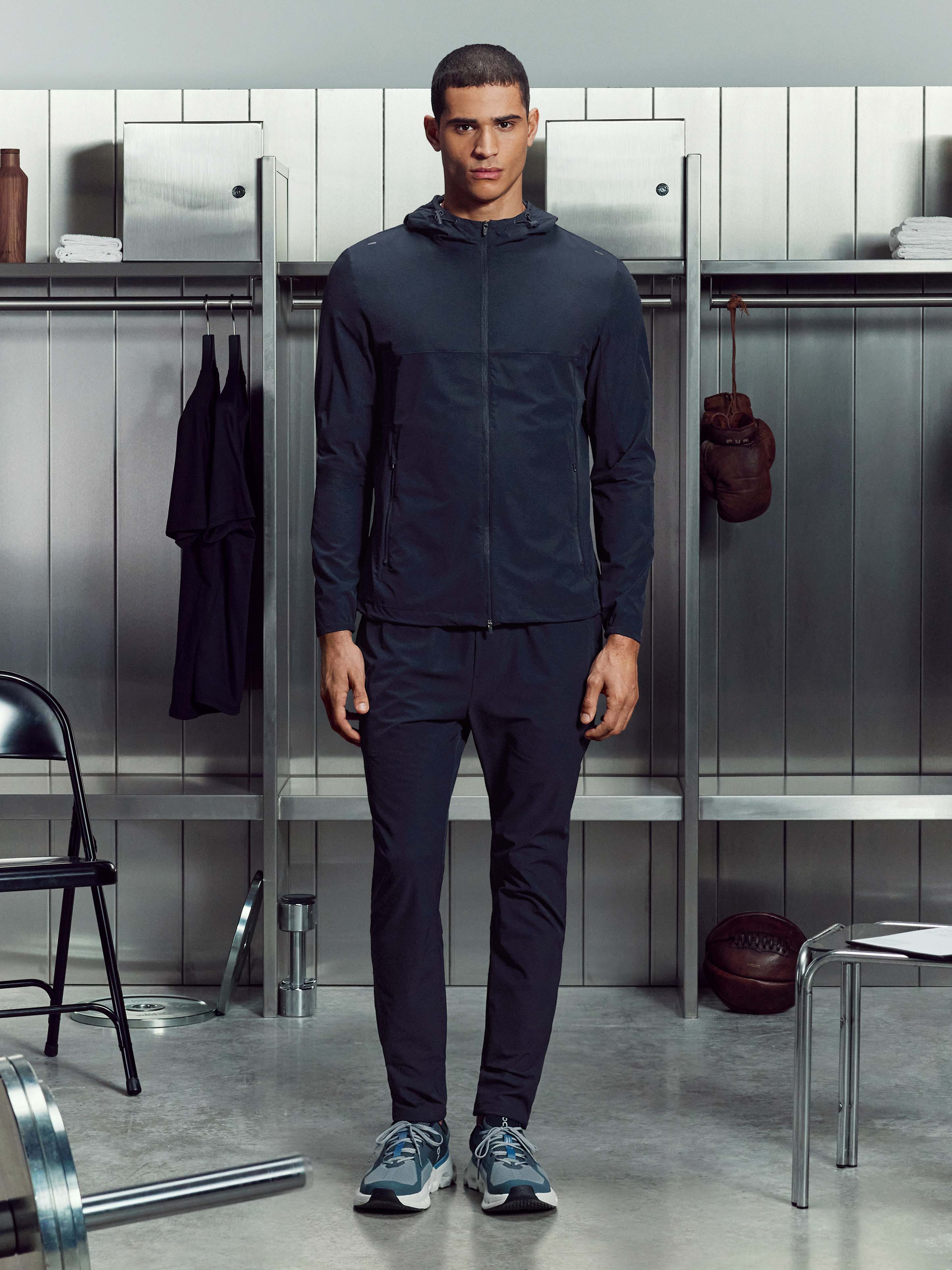 Active Windbreaker in Navy