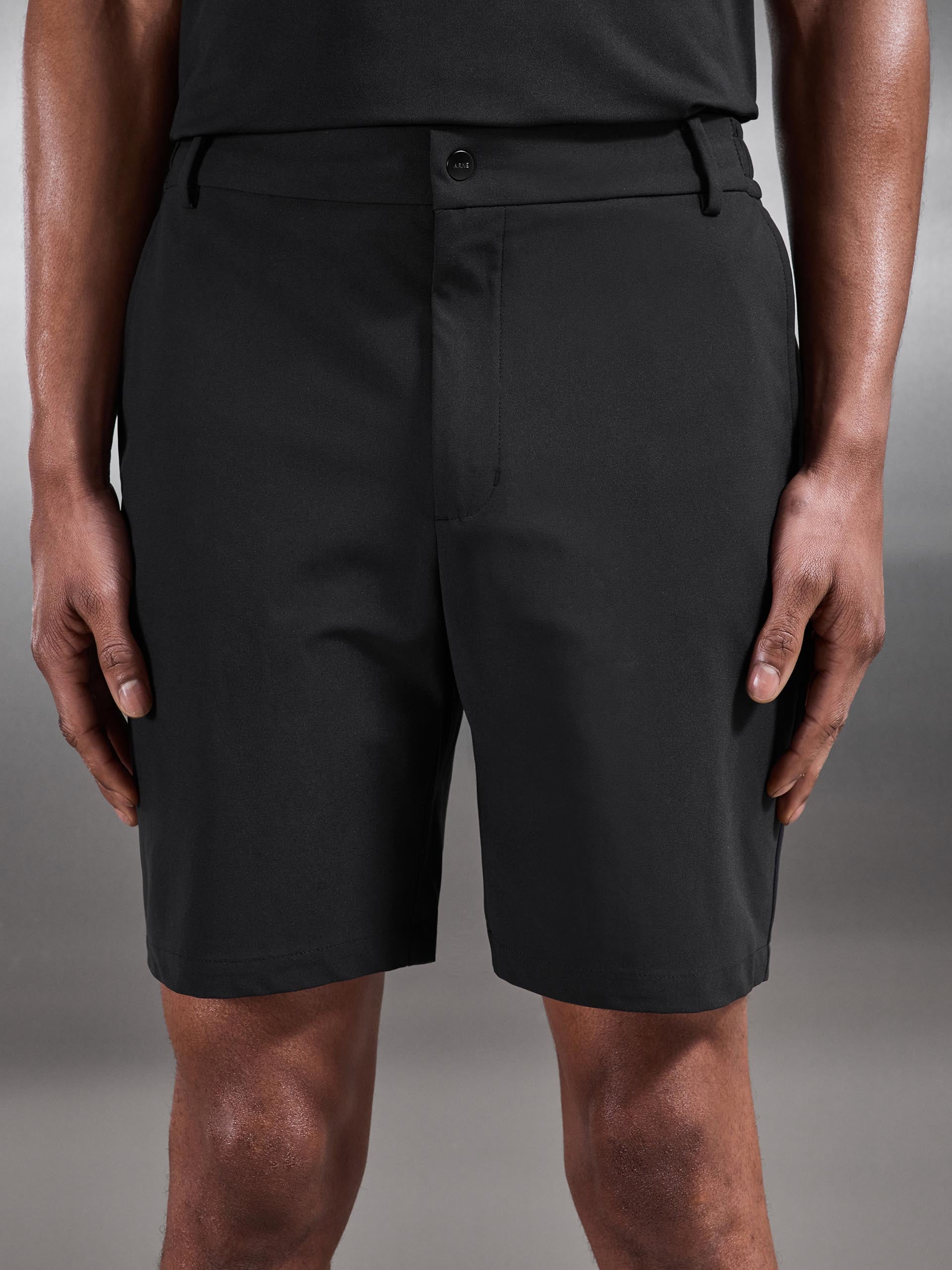 Golf Short in Black