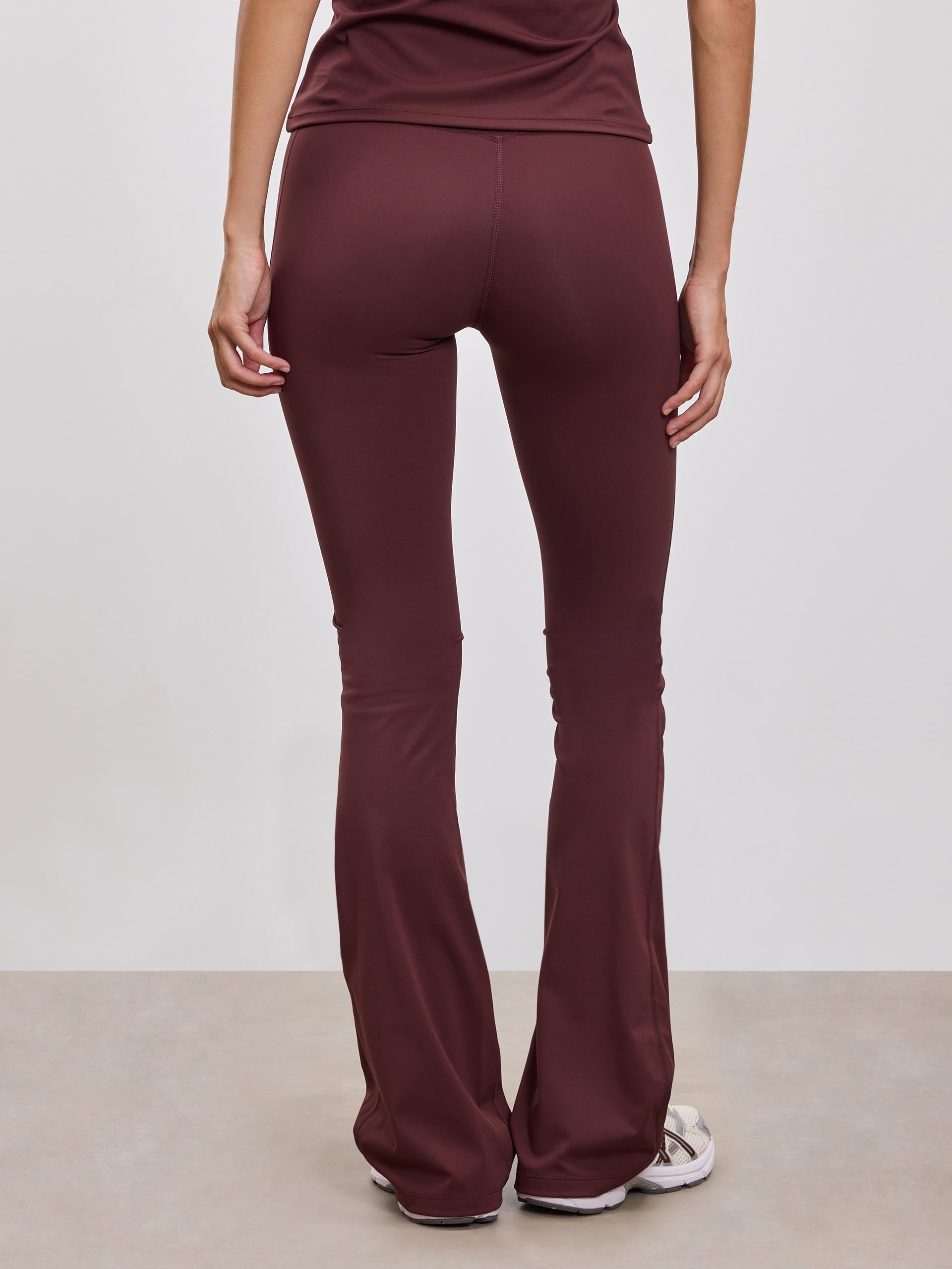 Womens Active Flared Legging in Burgundy