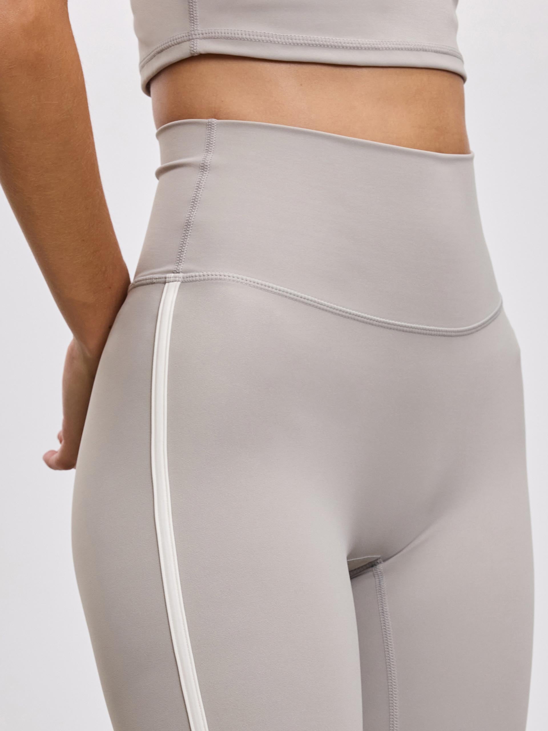 Womens Contrast Piping Active Legging in Stone