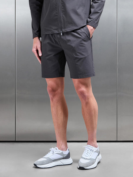 Active Technical Short in Grey