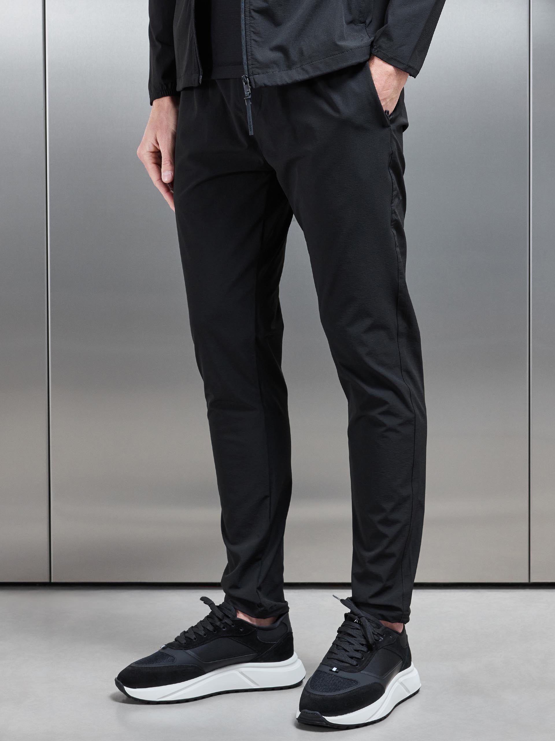 Active Tapered Trackpant in Black