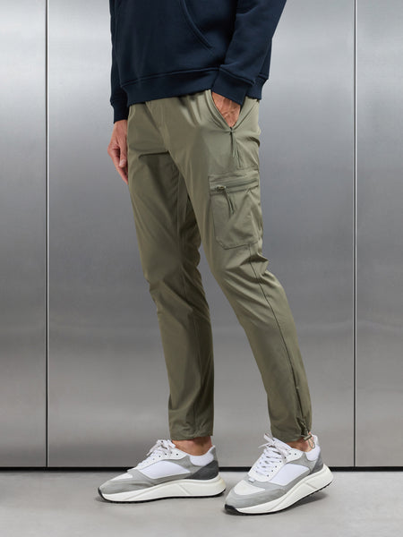 Active Technical Cargo Pant in Olive