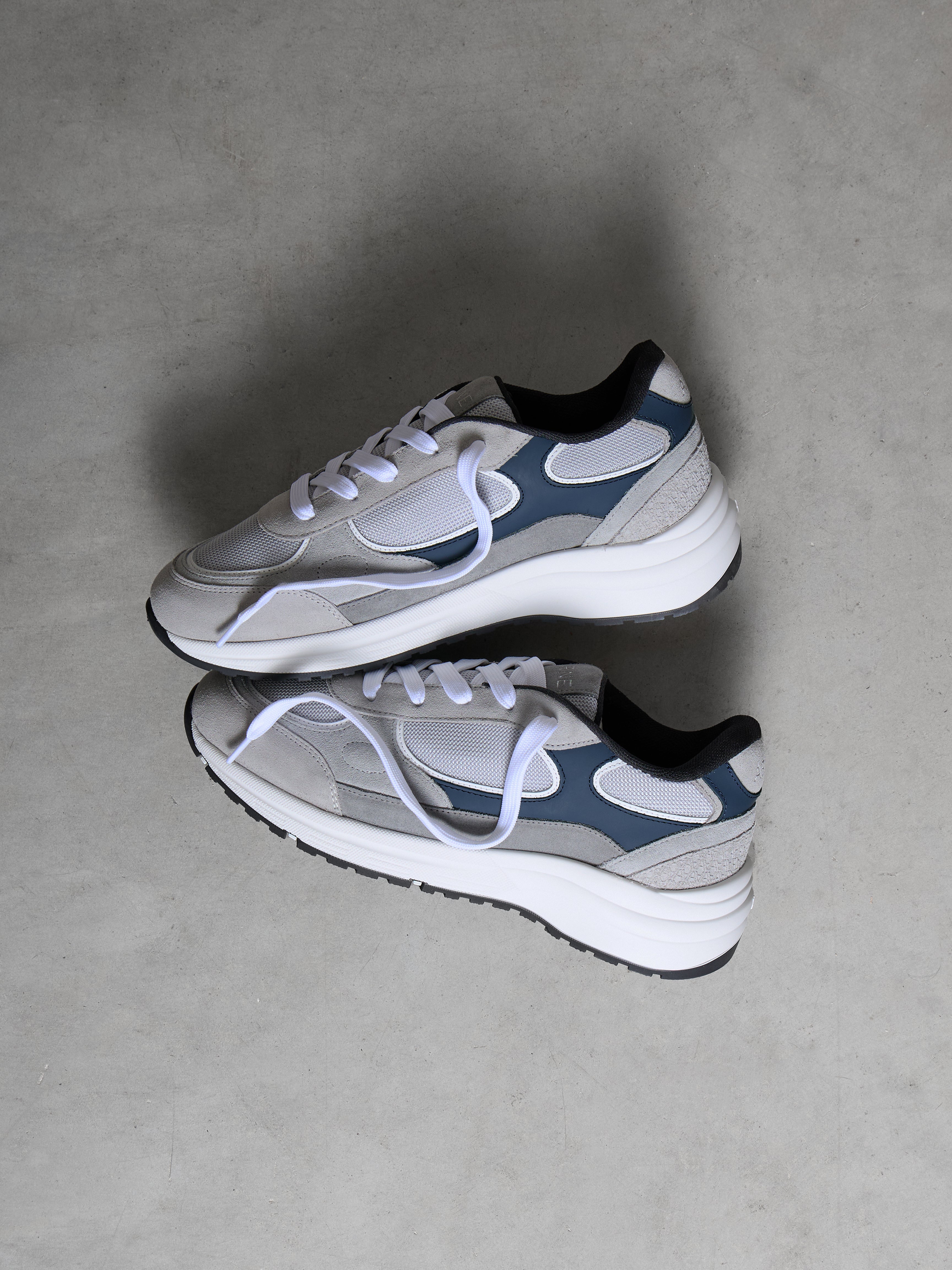 Apollo Runner in Grey Navy