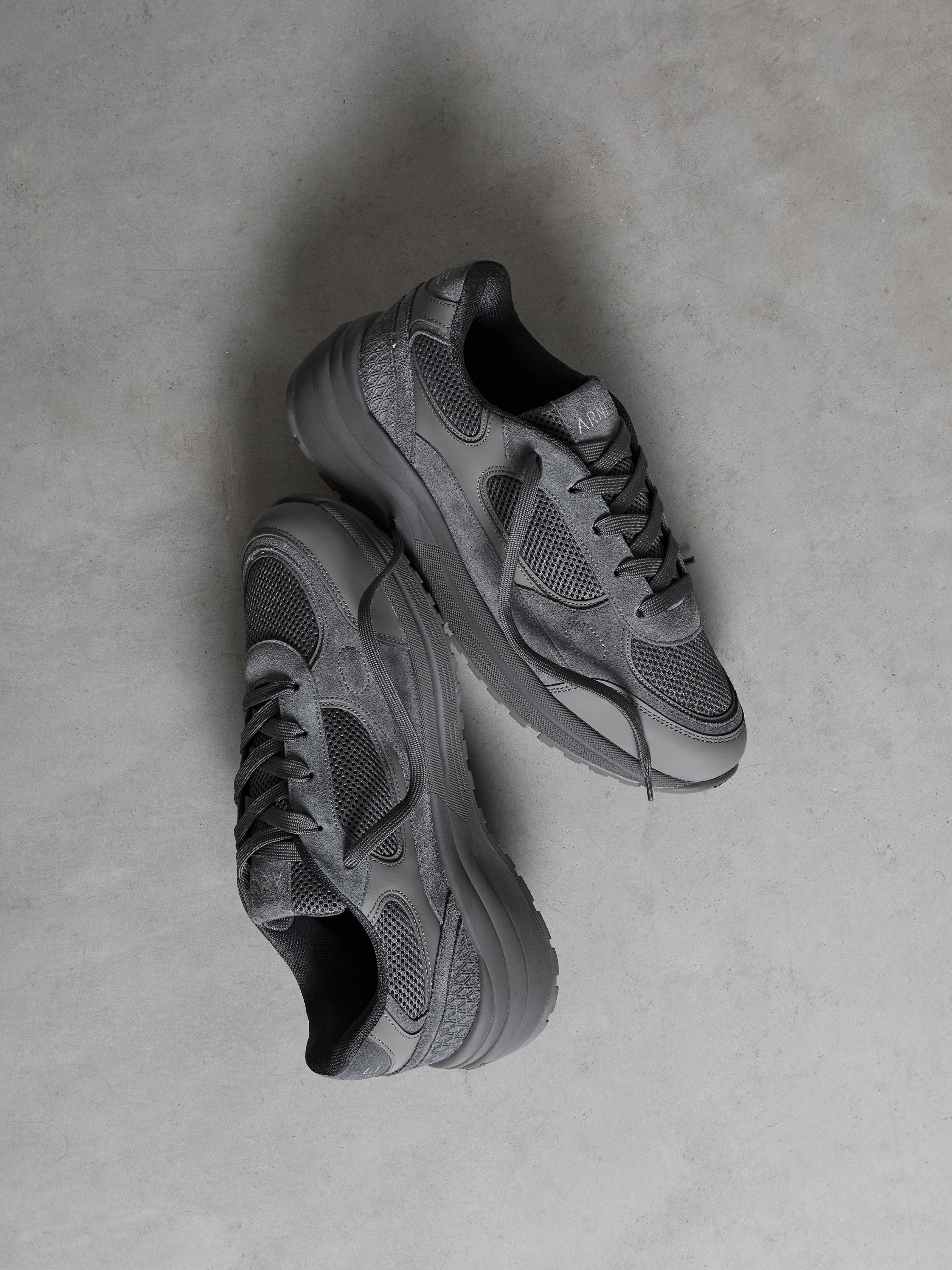 Apollo Runner in Triple Grey