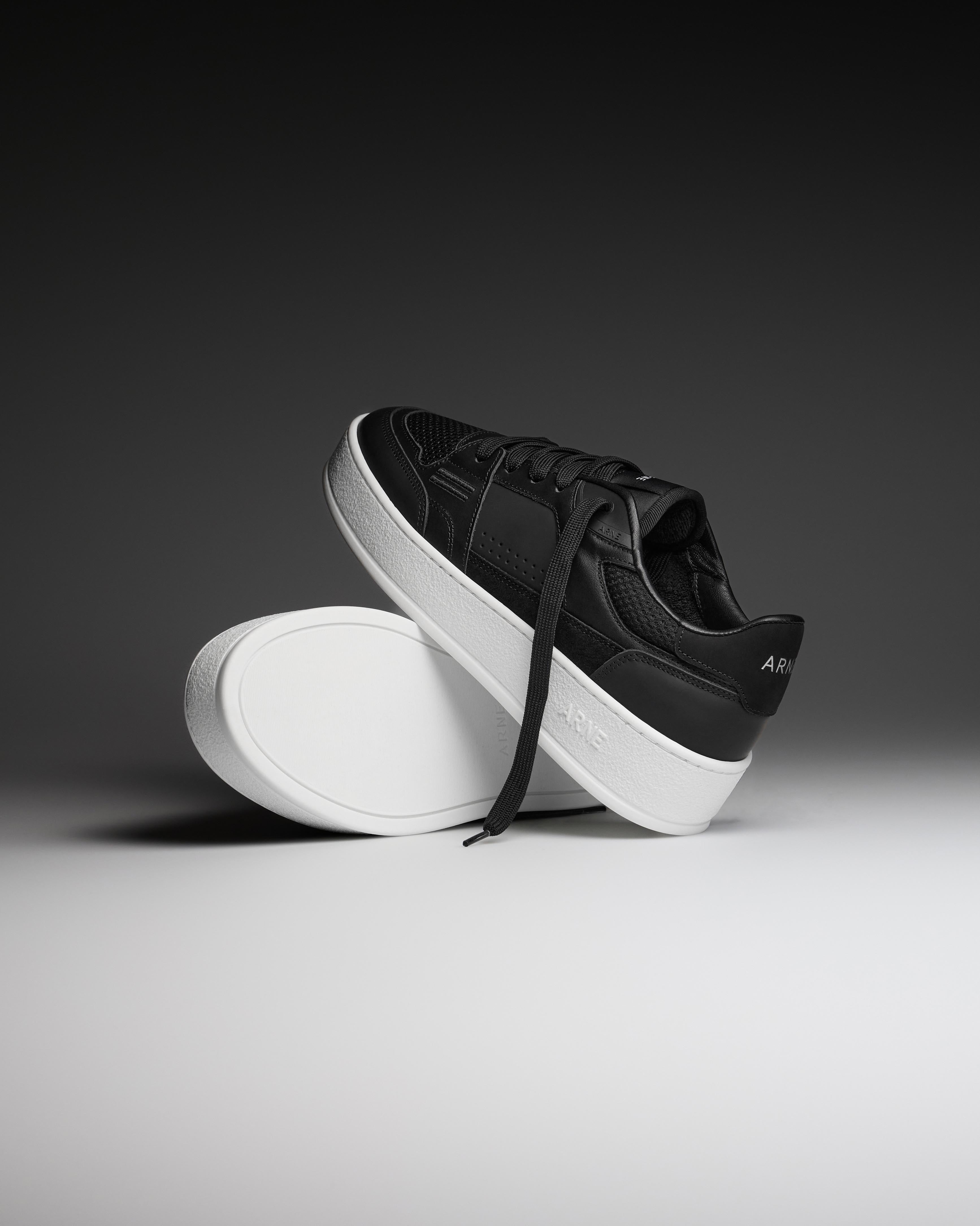 Arena Trainer 2.0 in Black