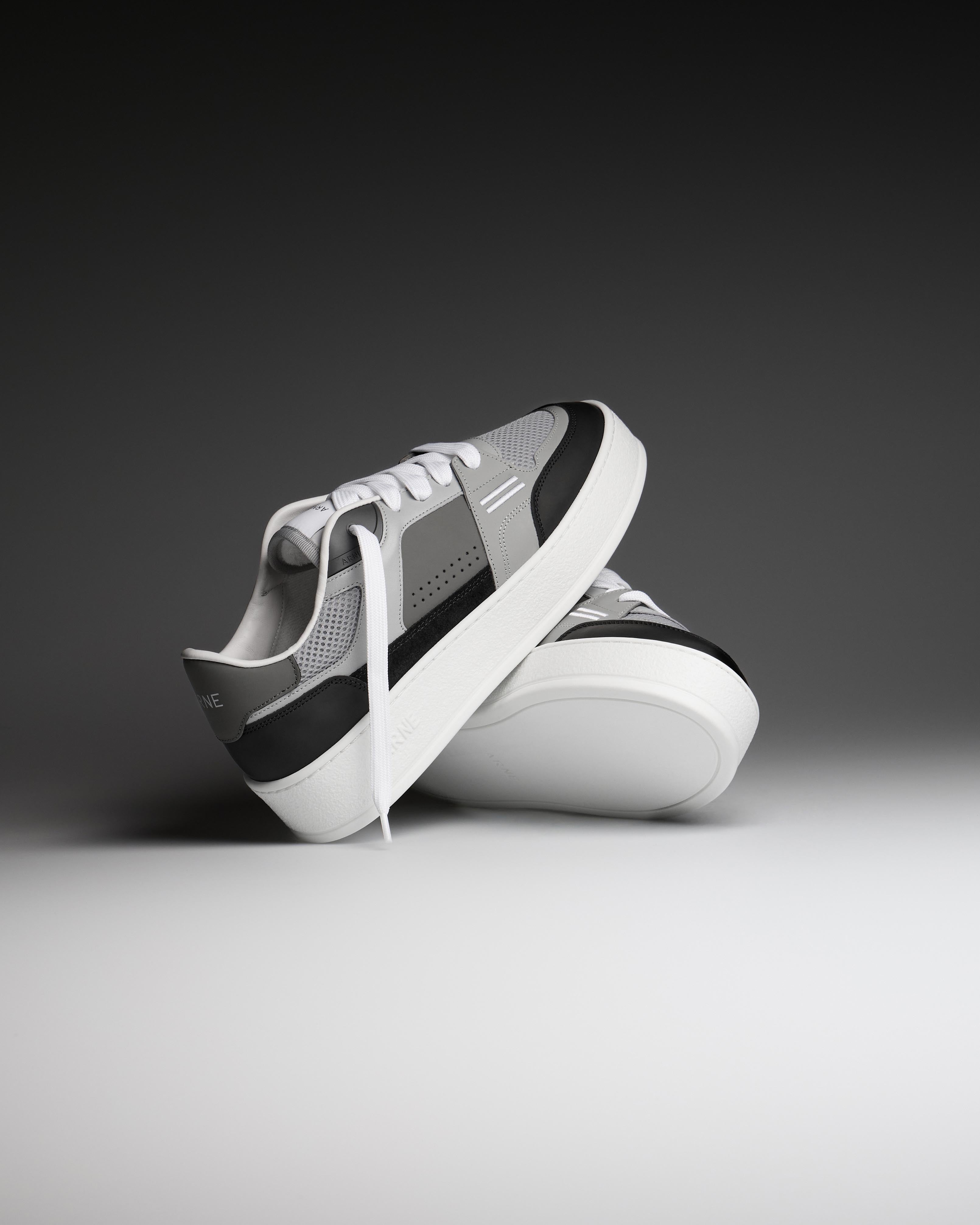 Arena Trainer 2.0 in Grey Black