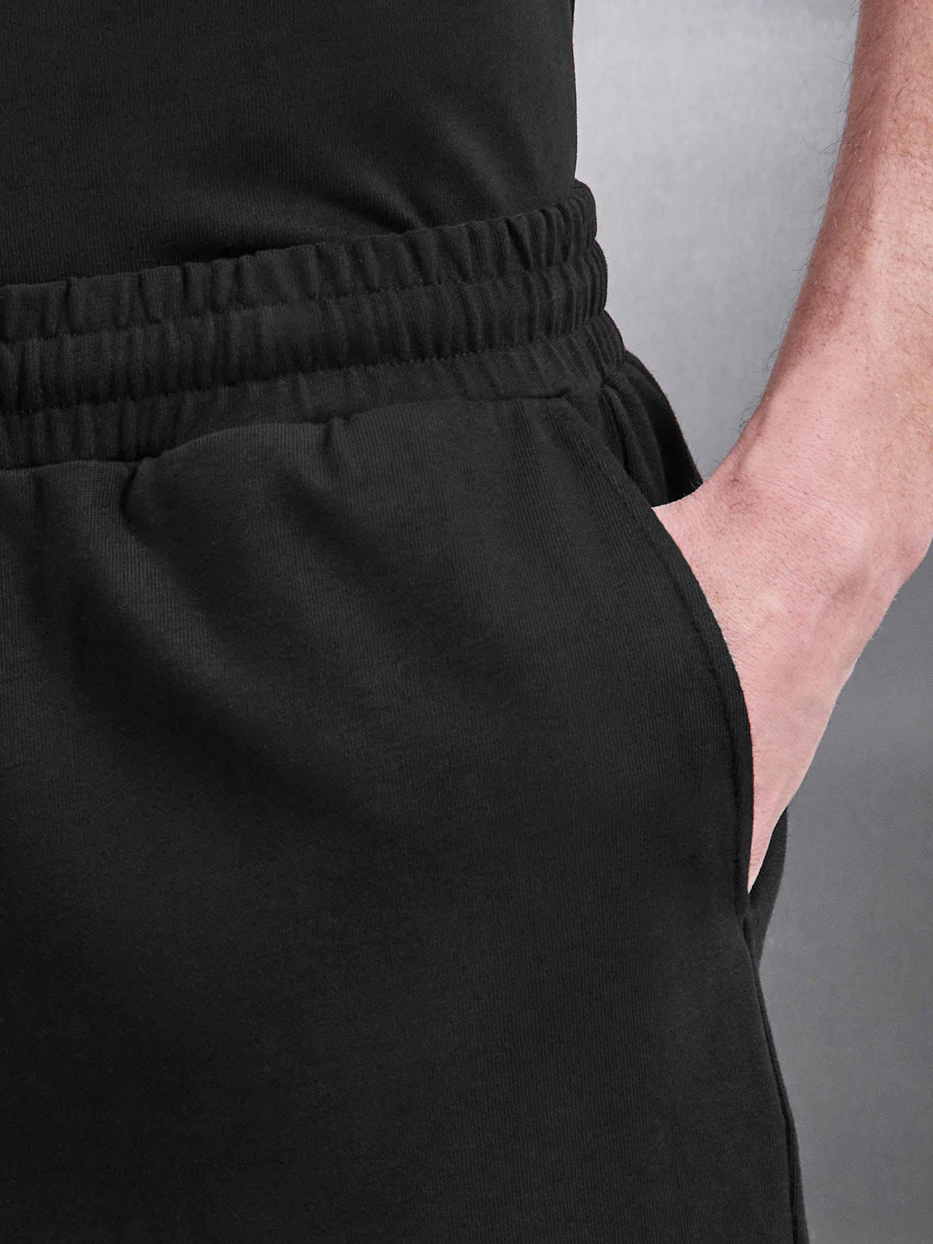 Brushed Relaxed Short in Black