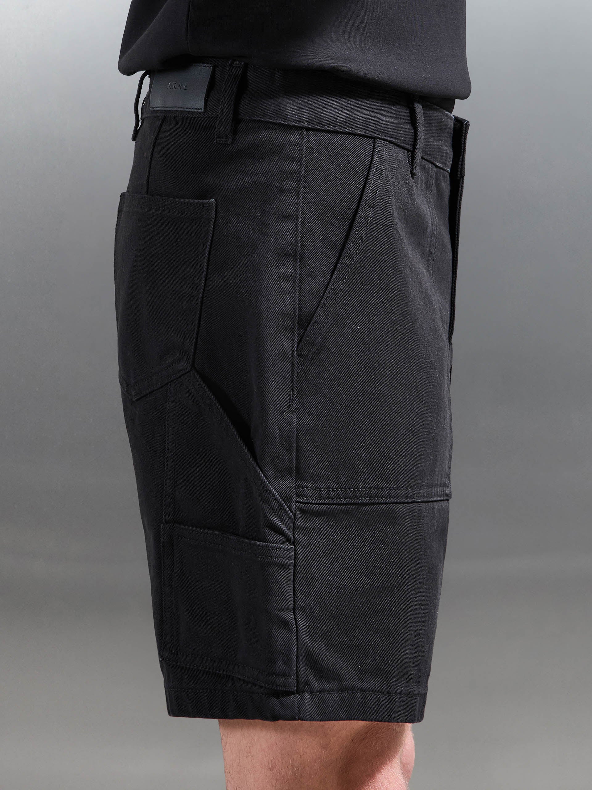 Carpenter Short in Black