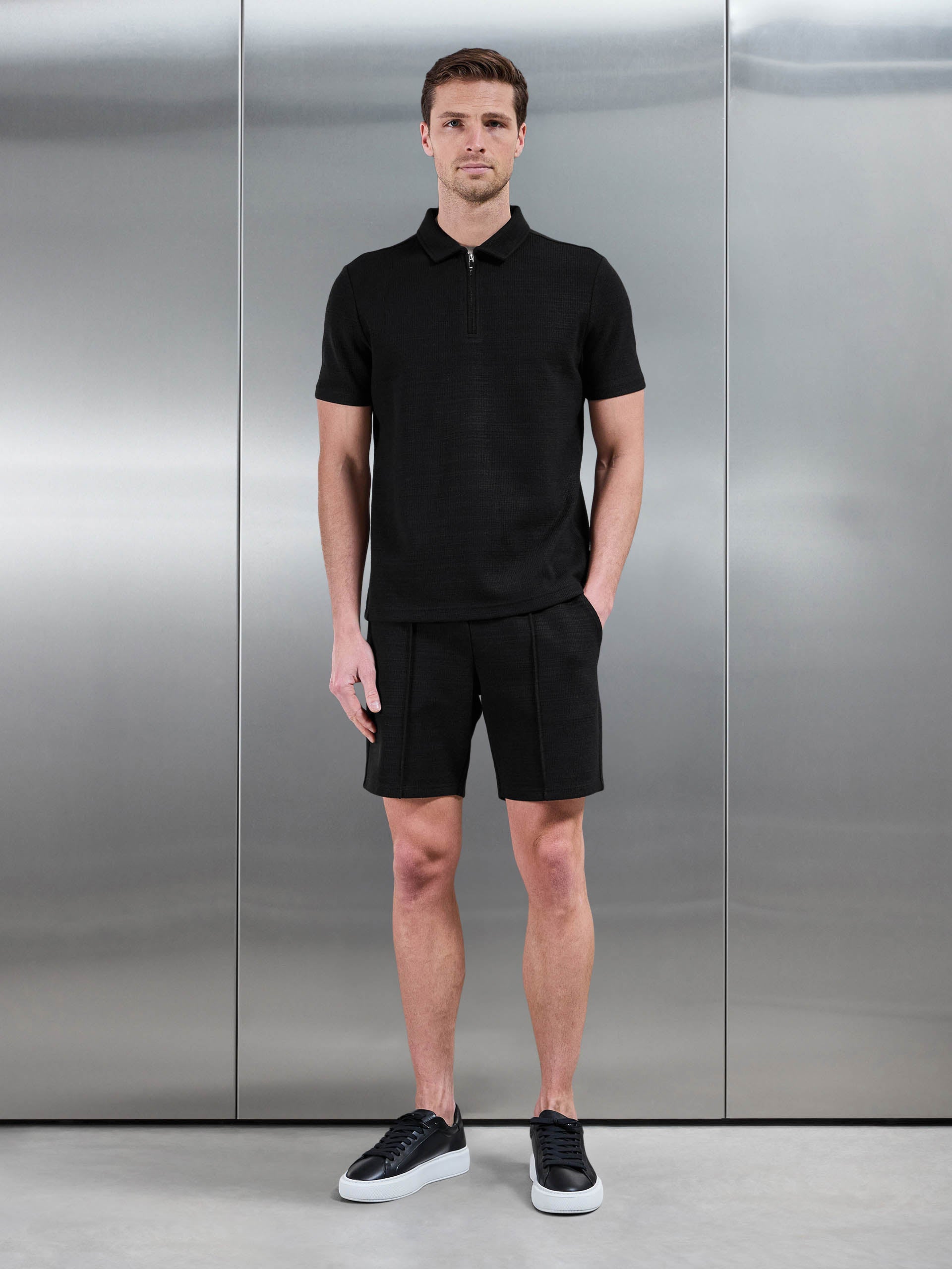 Cavour Textured Short in Black