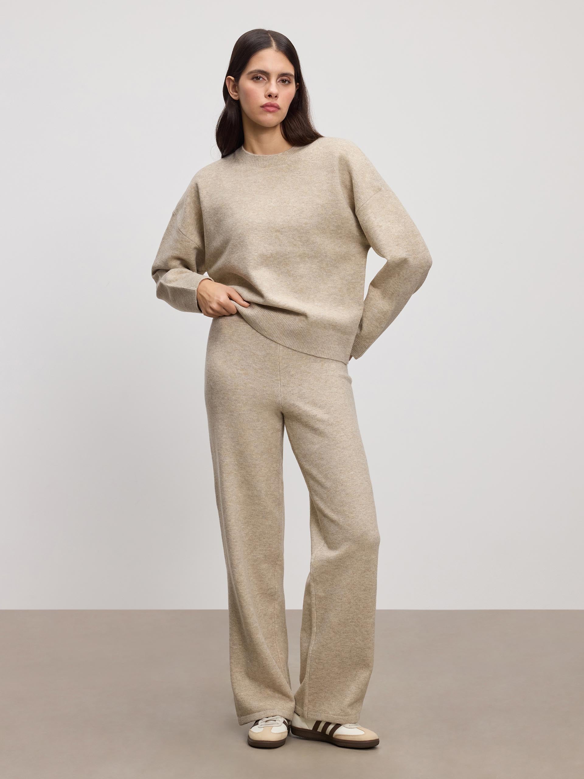 Womens Chunky Wool Jogger in Stone