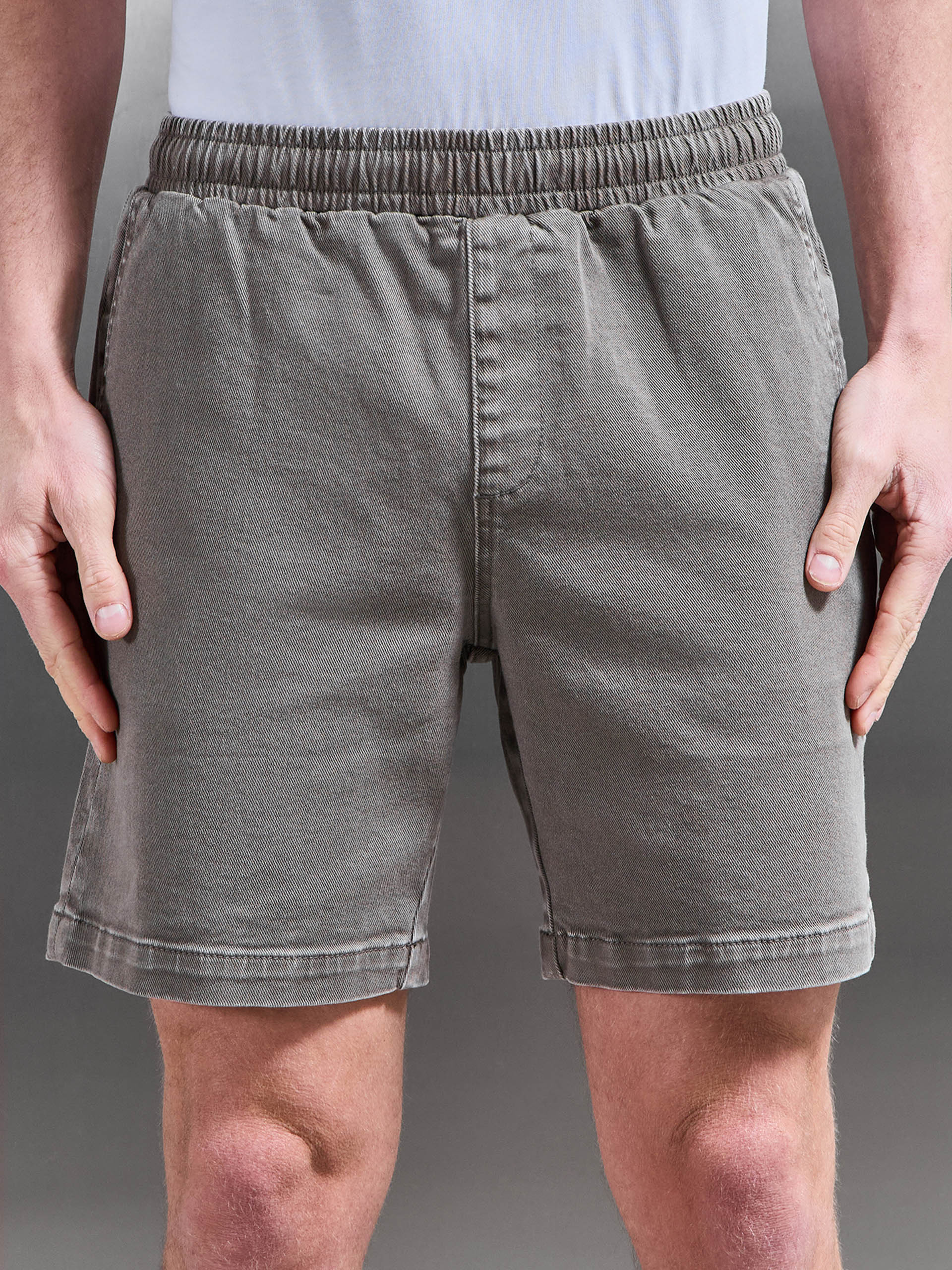 Cotton Twill Stretch Short in Dark Olive