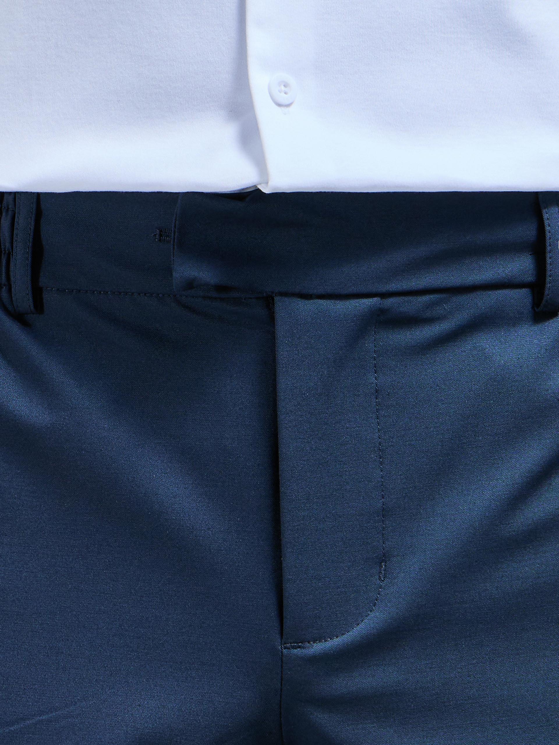 Crease Resistant Stretch Chino Short in Navy