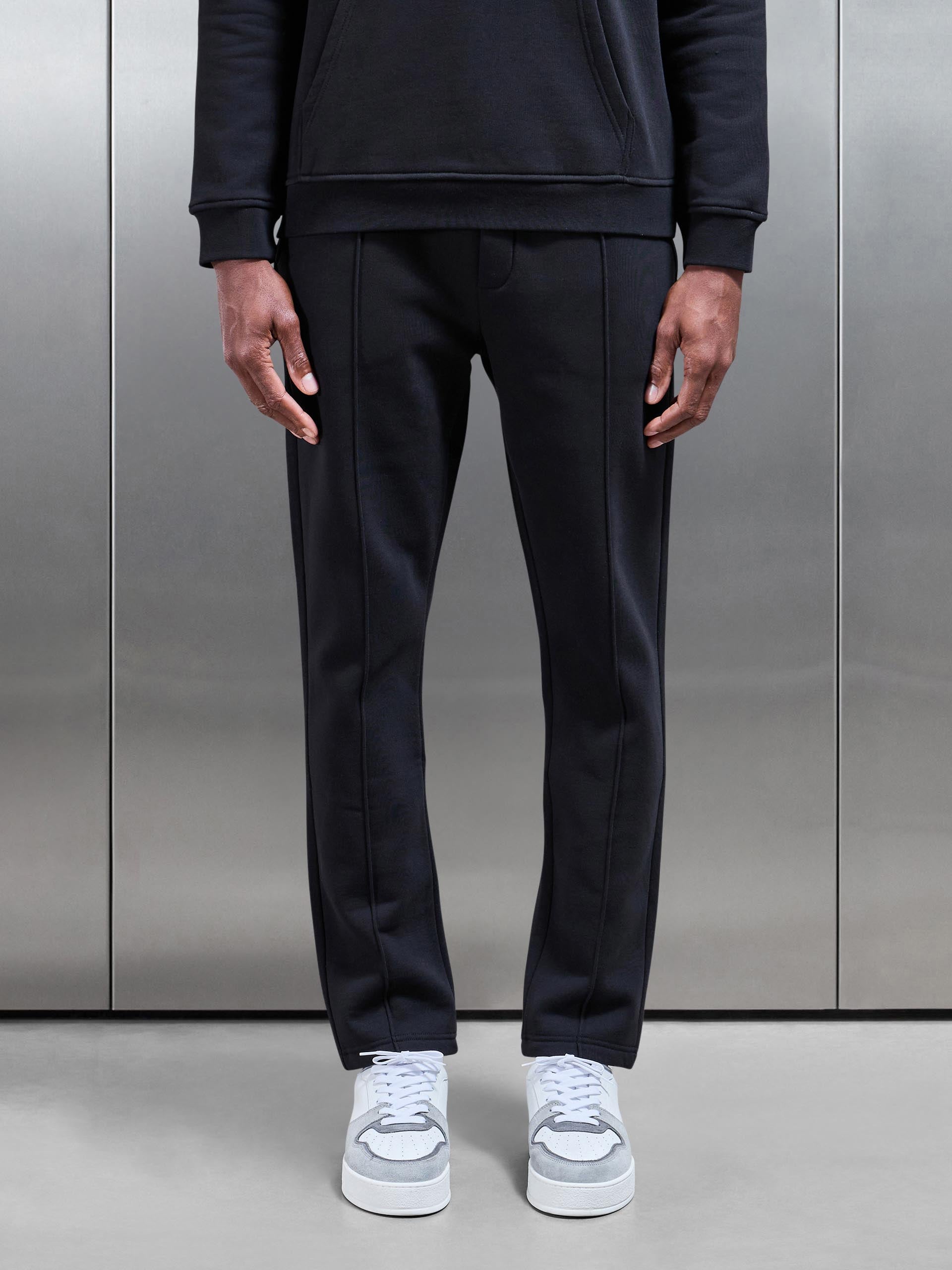 Essential Slim Fit Jersey Jogger in Black