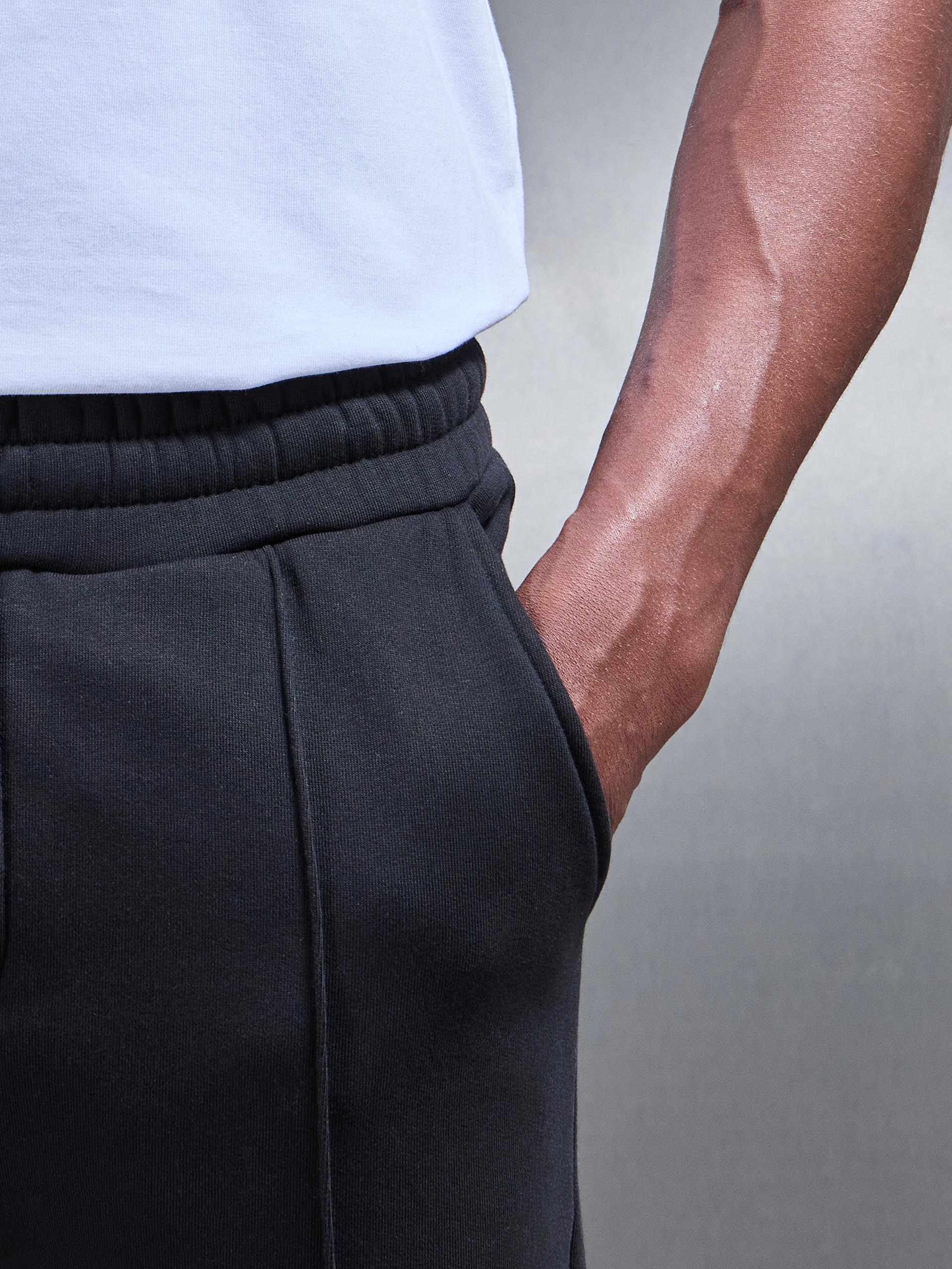 Essential Slim Fit Jersey Jogger in Black