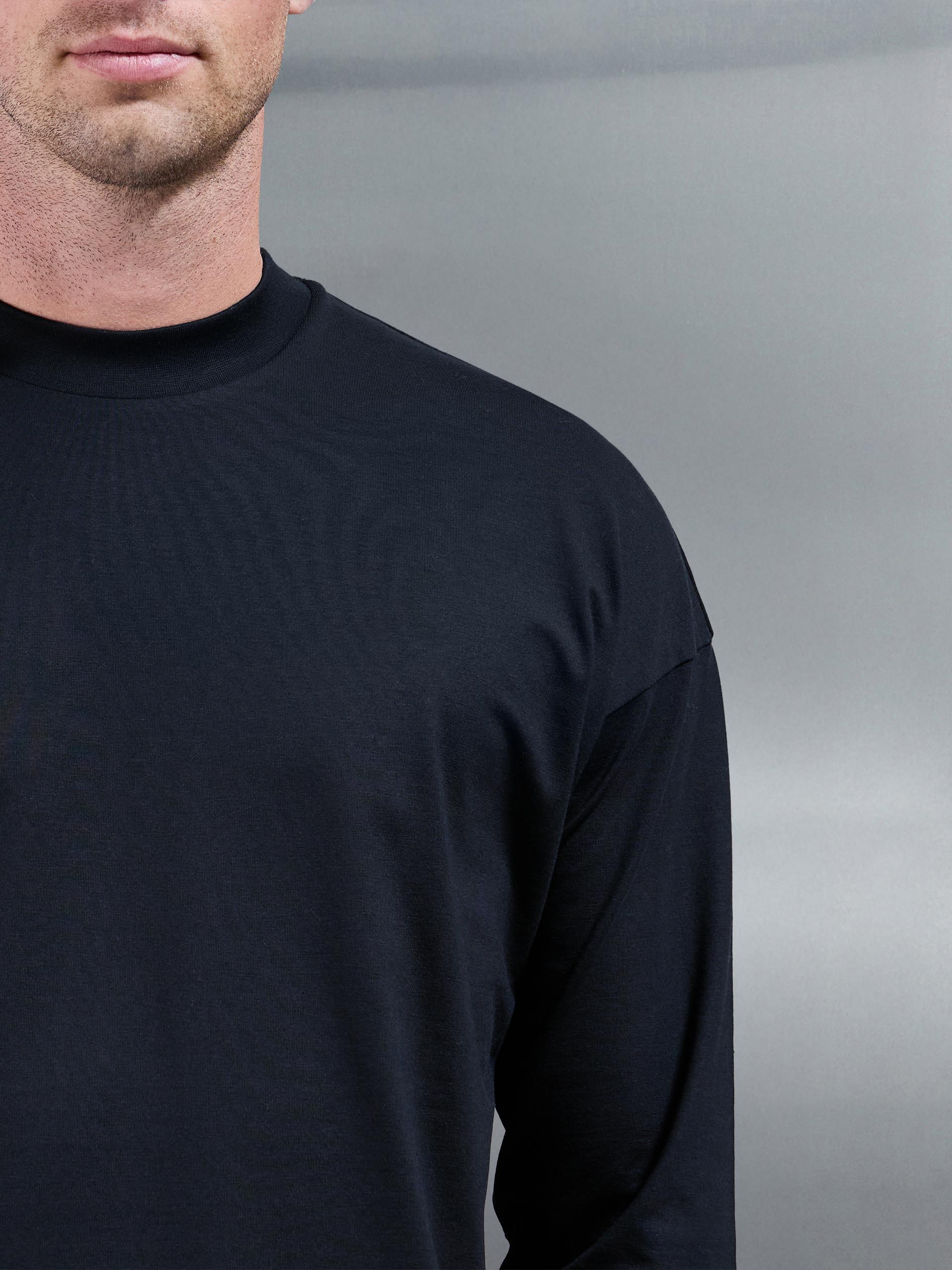 Essential Long Sleeve Relaxed Fit Stretch T-Shirt in Black