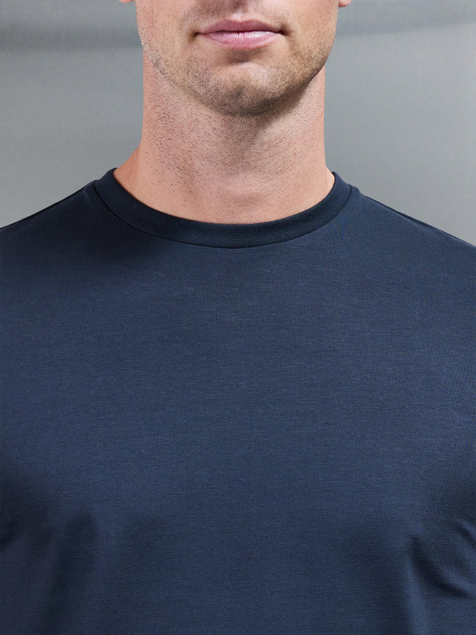 Essential Long Sleeve Slim Fit Stretch T-Shirt in Navy