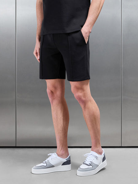 Everyday Luxe Short in Black