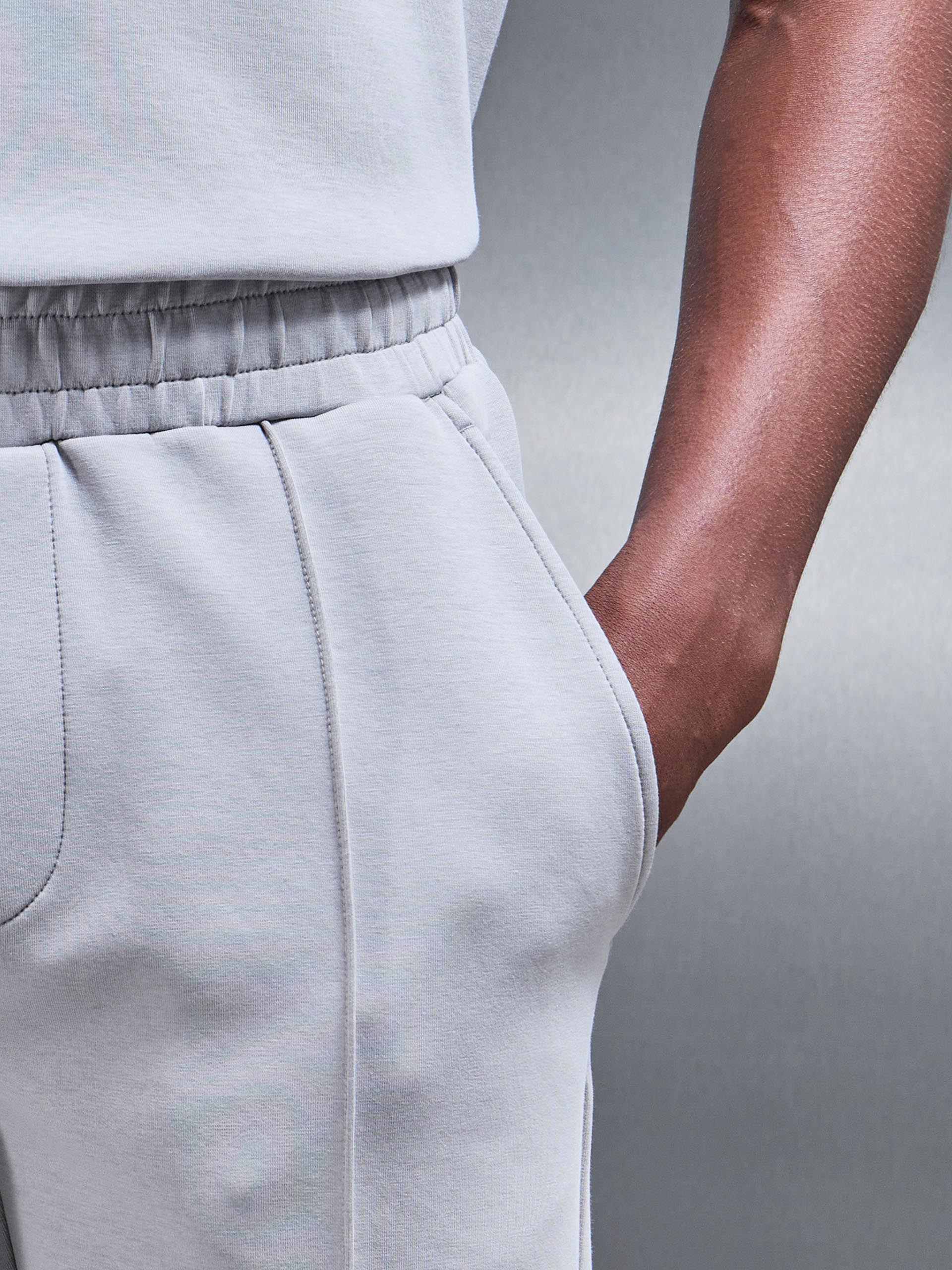 Everyday Luxe Short in Mid Grey