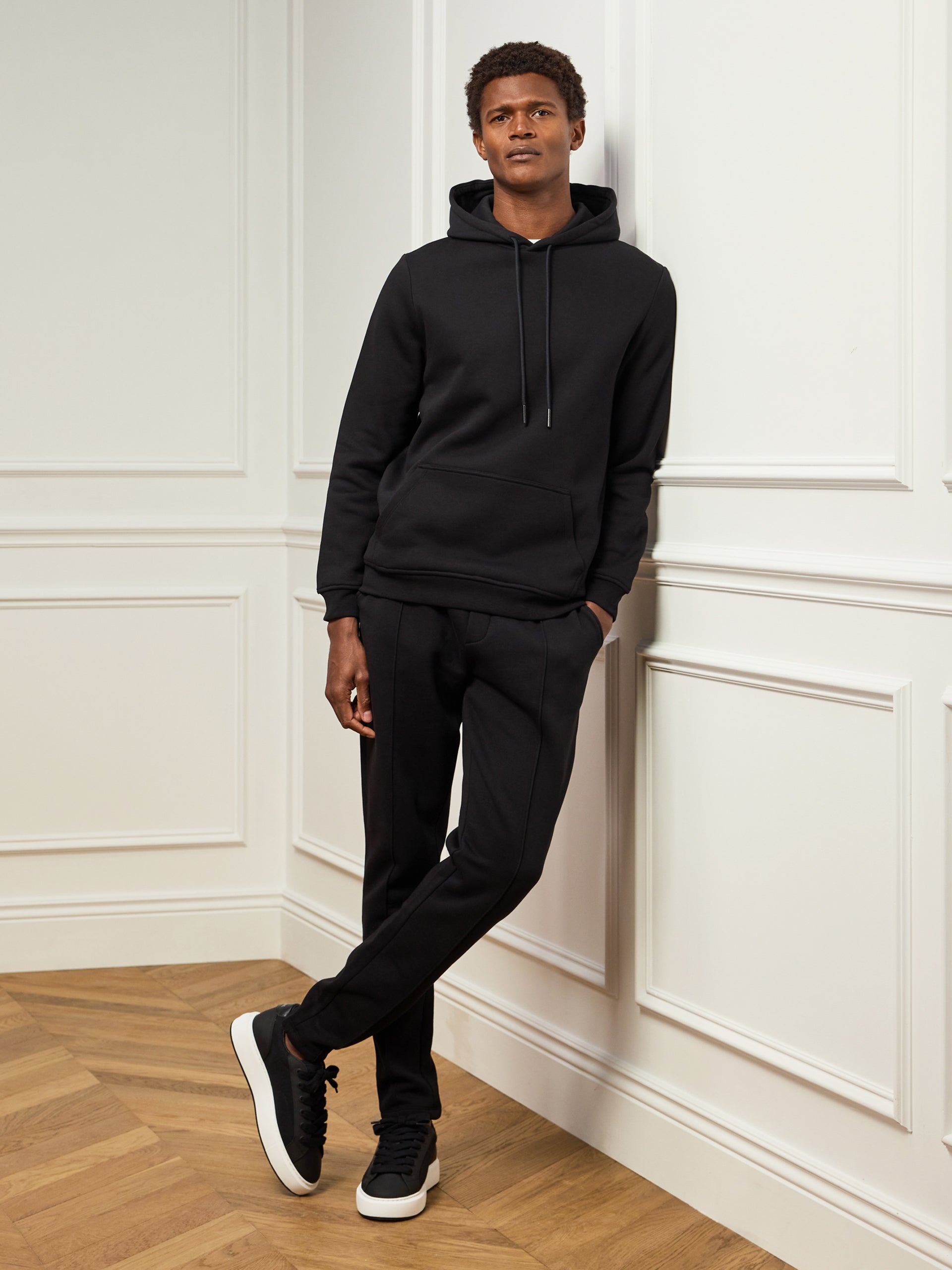 Essential Tapered Jogger in Black