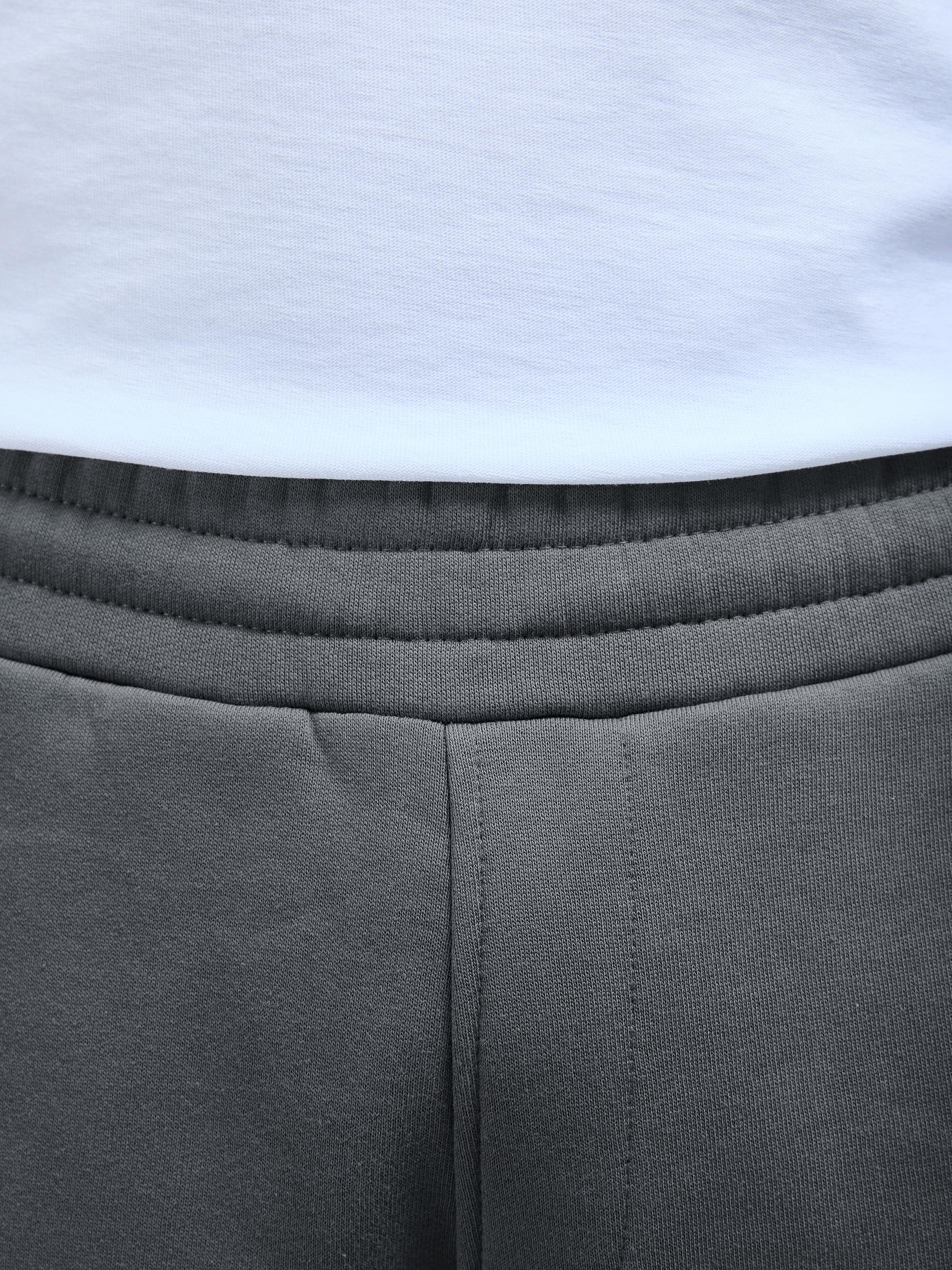 Essential Straight Leg Jersey Jogger in Grey