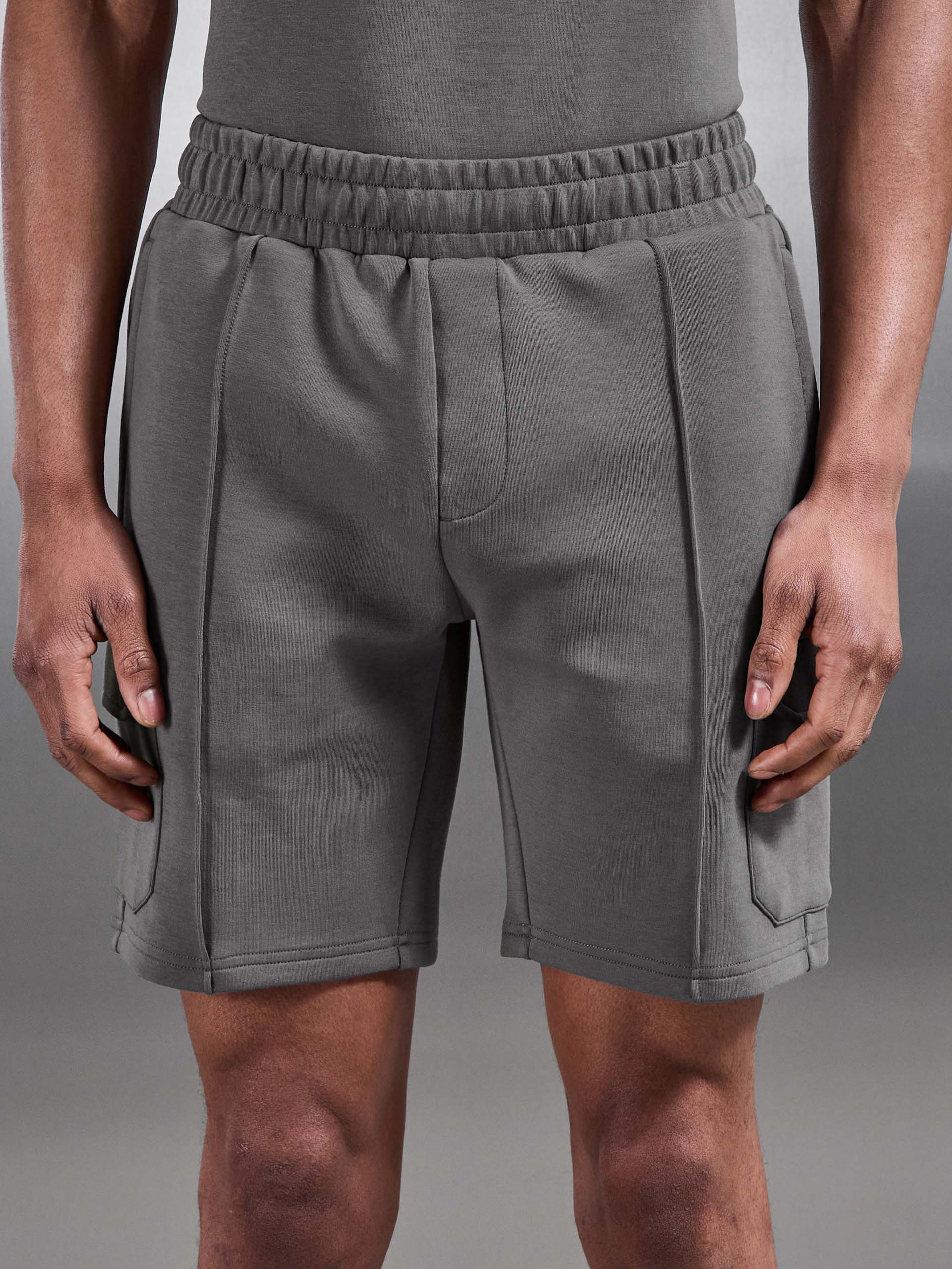 Everyday Luxe Cargo Short in Grey