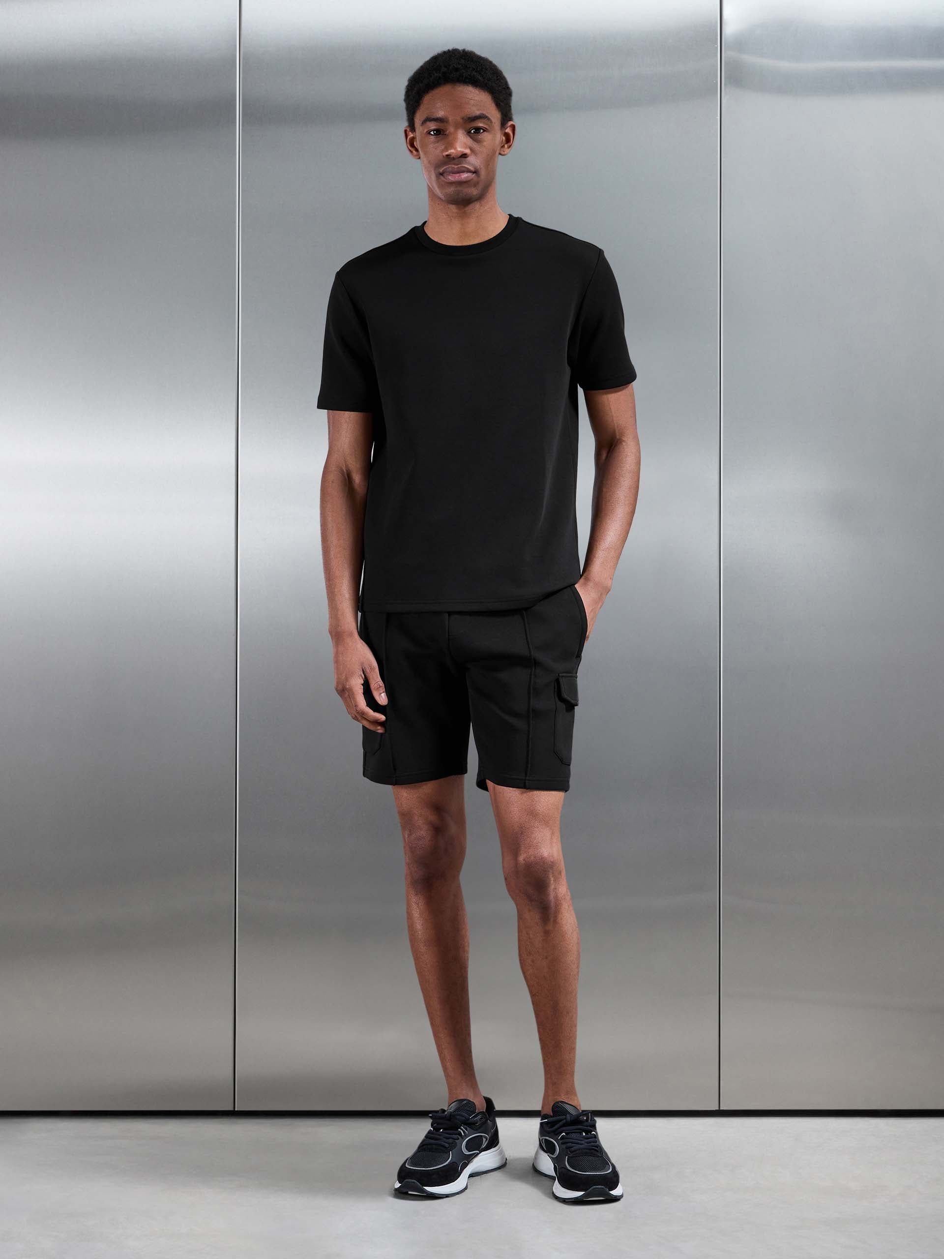 Everyday Luxe Cargo Short in Black