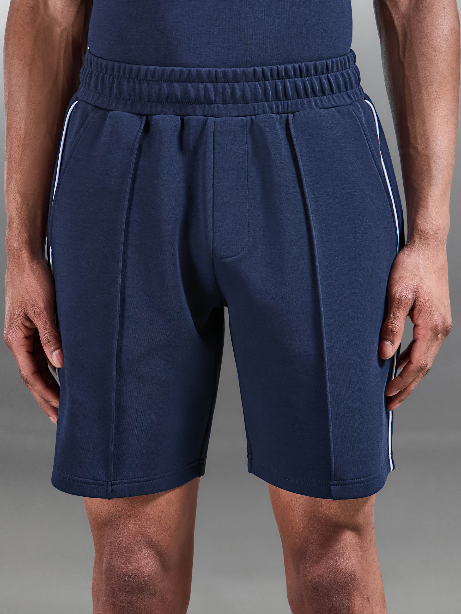 Everyday Luxe Piping Short in Navy