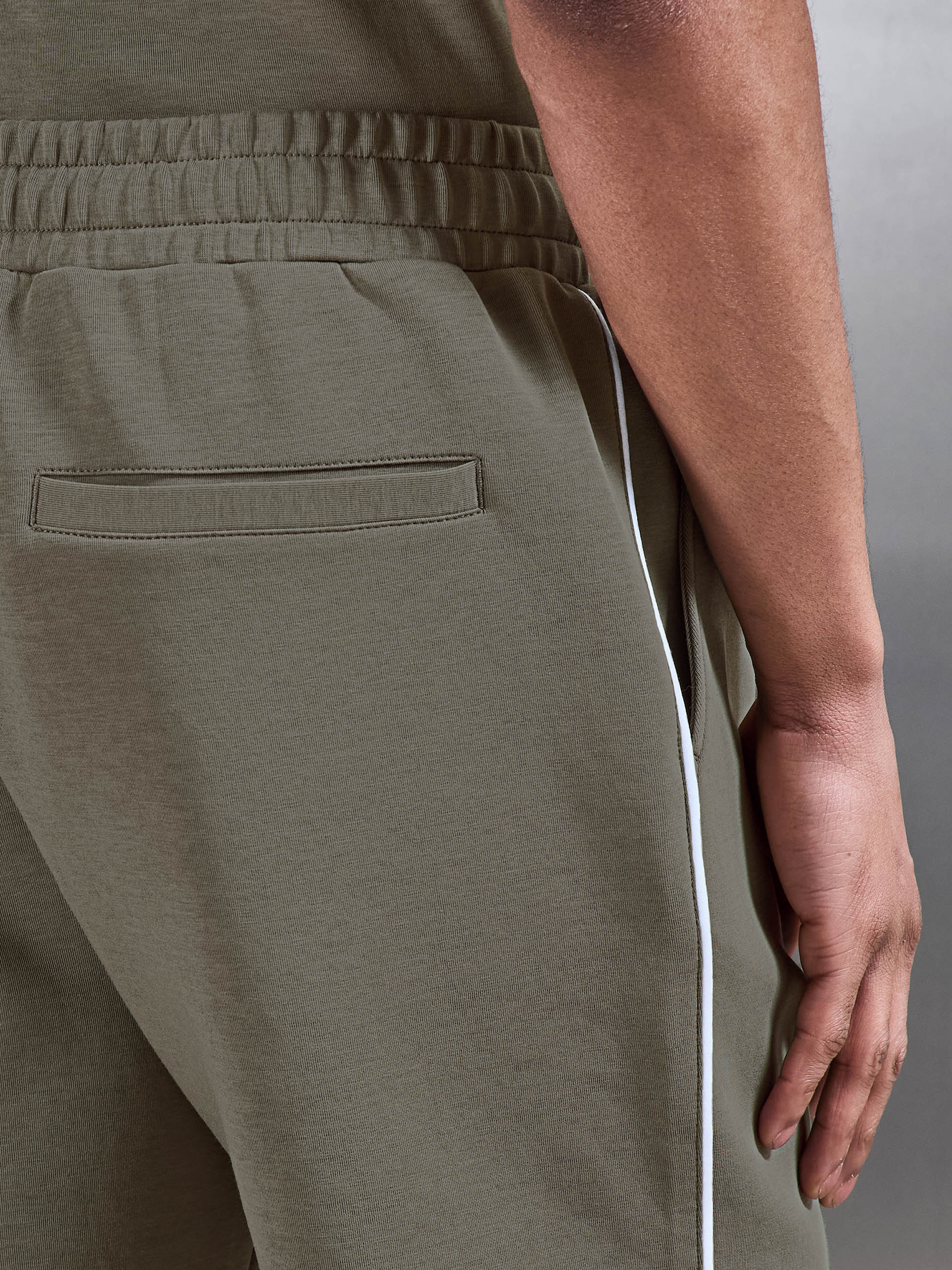 Everyday Luxe Piping Short in Olive