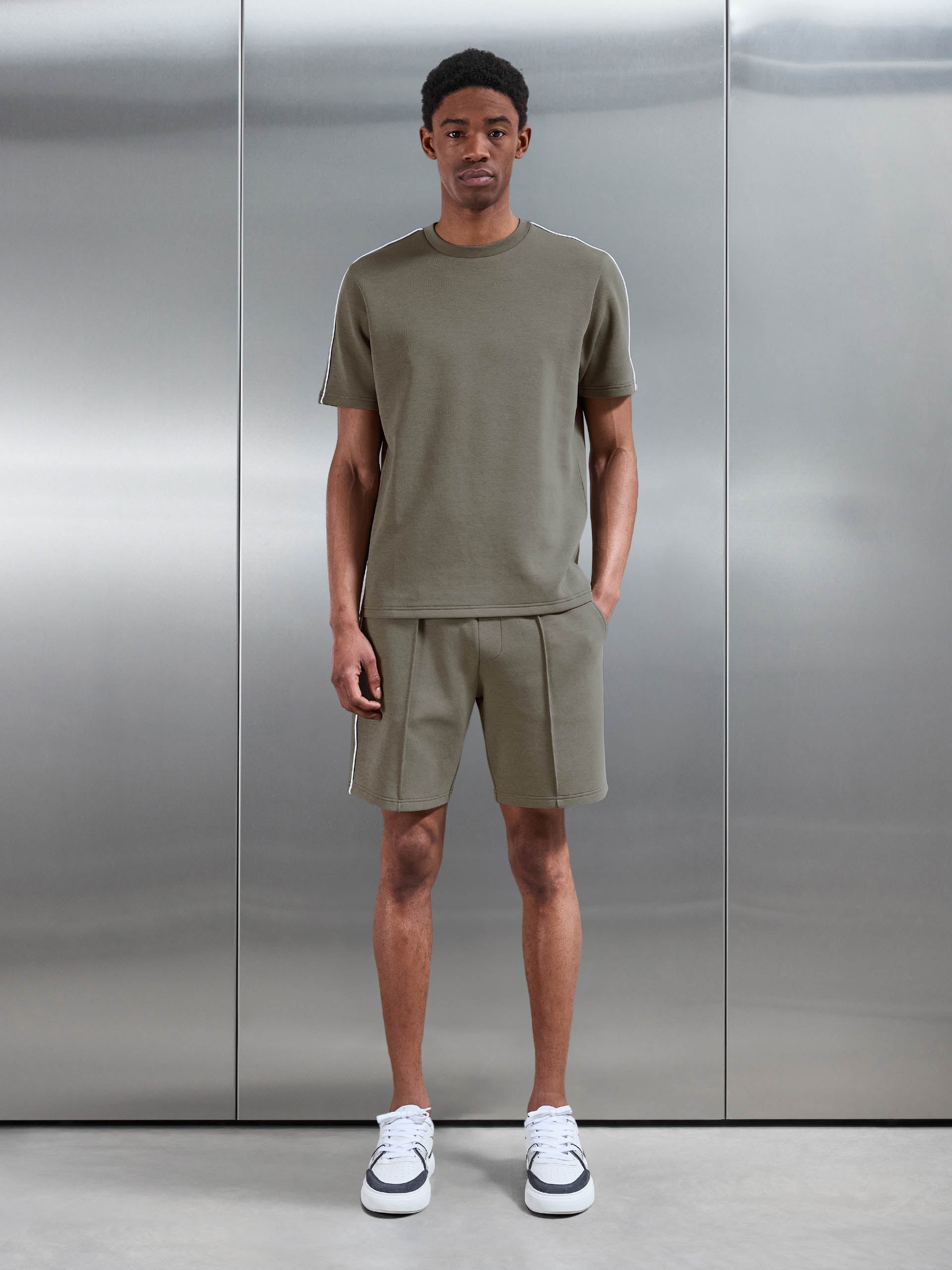Everyday Luxe Piping T-Shirt in Olive