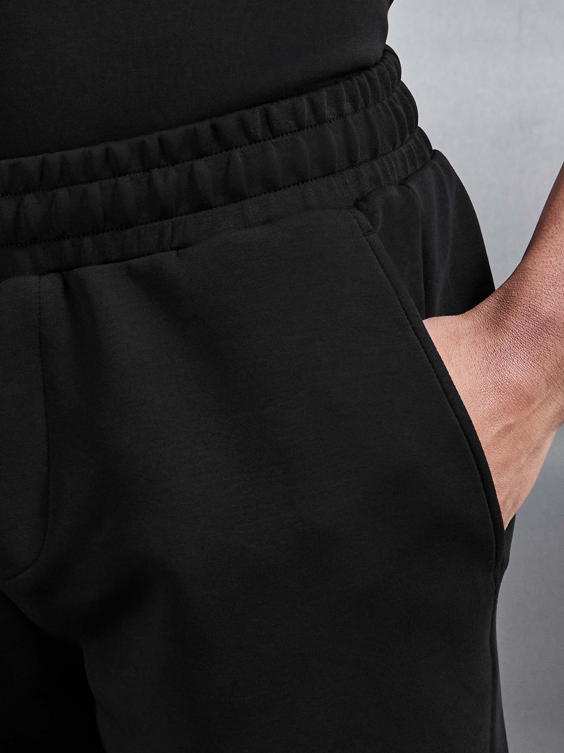 Everyday Luxe Relaxed Short in Black