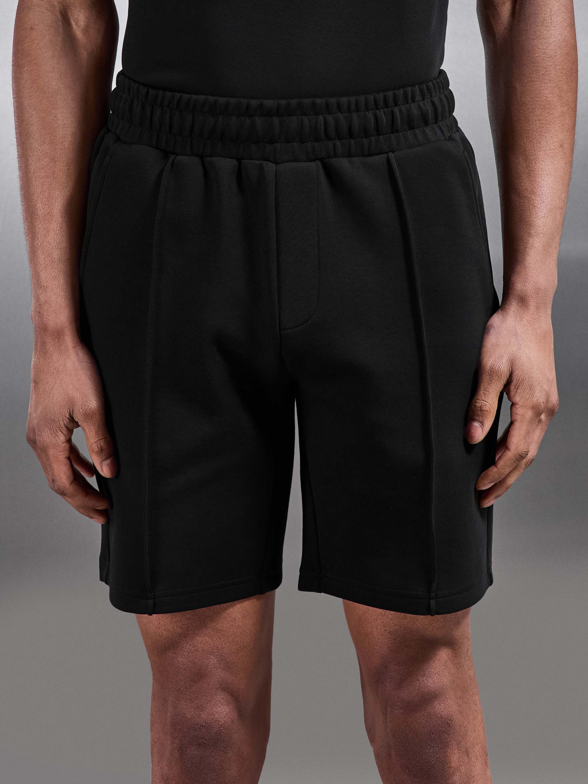 Everyday Luxe Short in Black