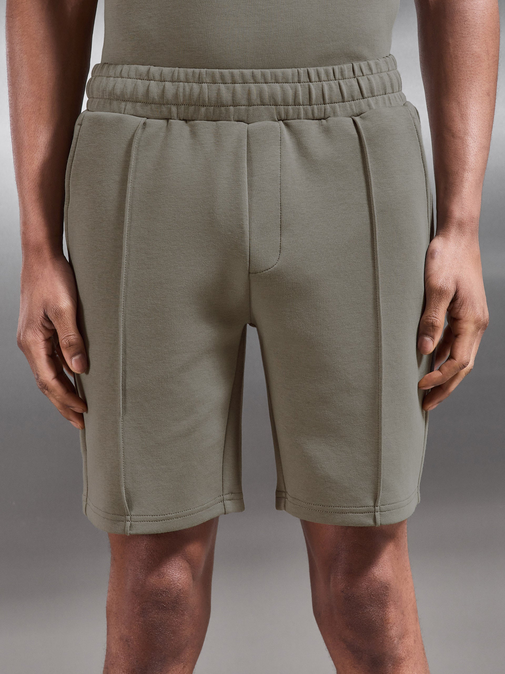 Everyday Luxe Short in Olive