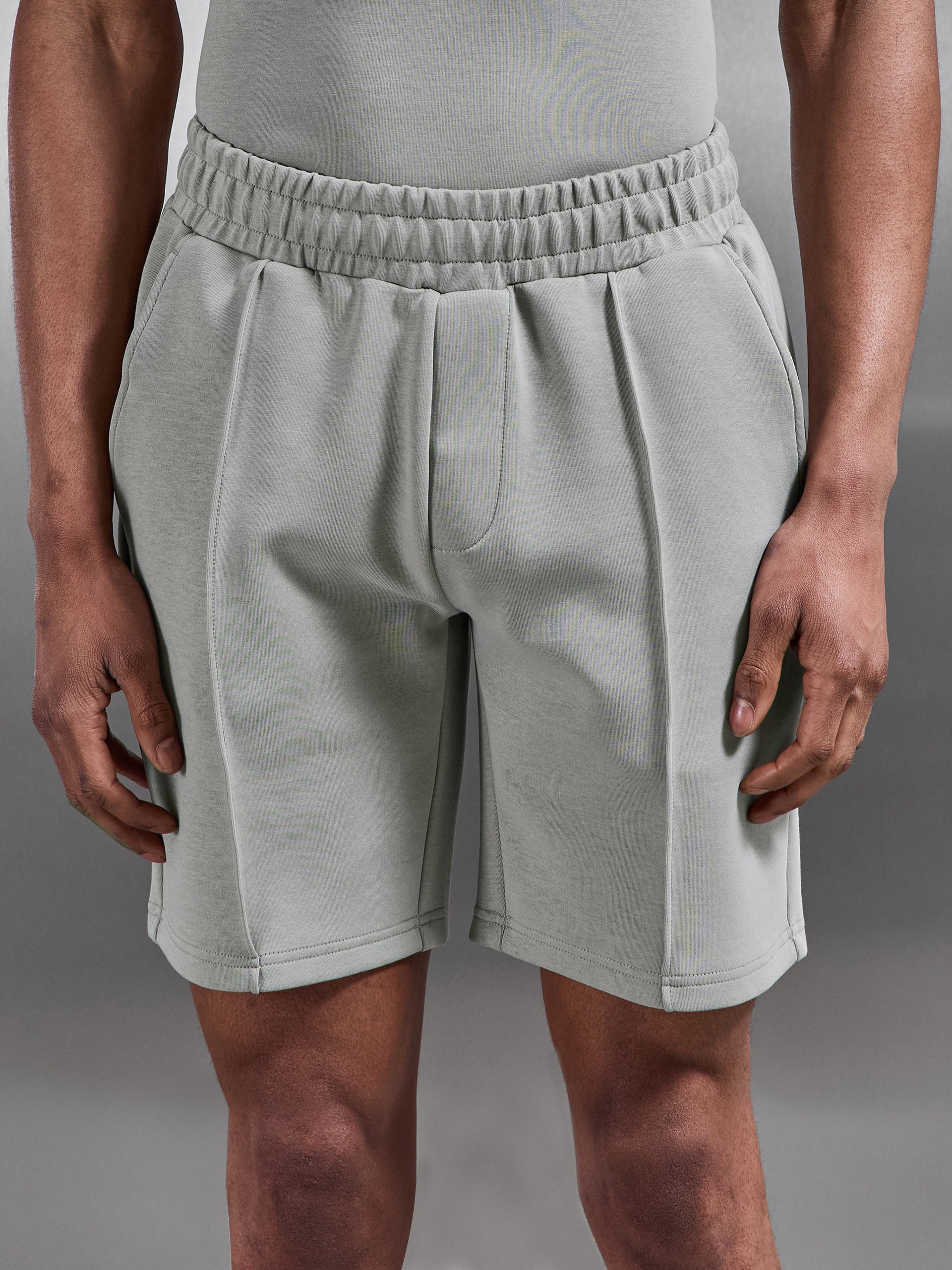 Everyday Luxe Short in Stone