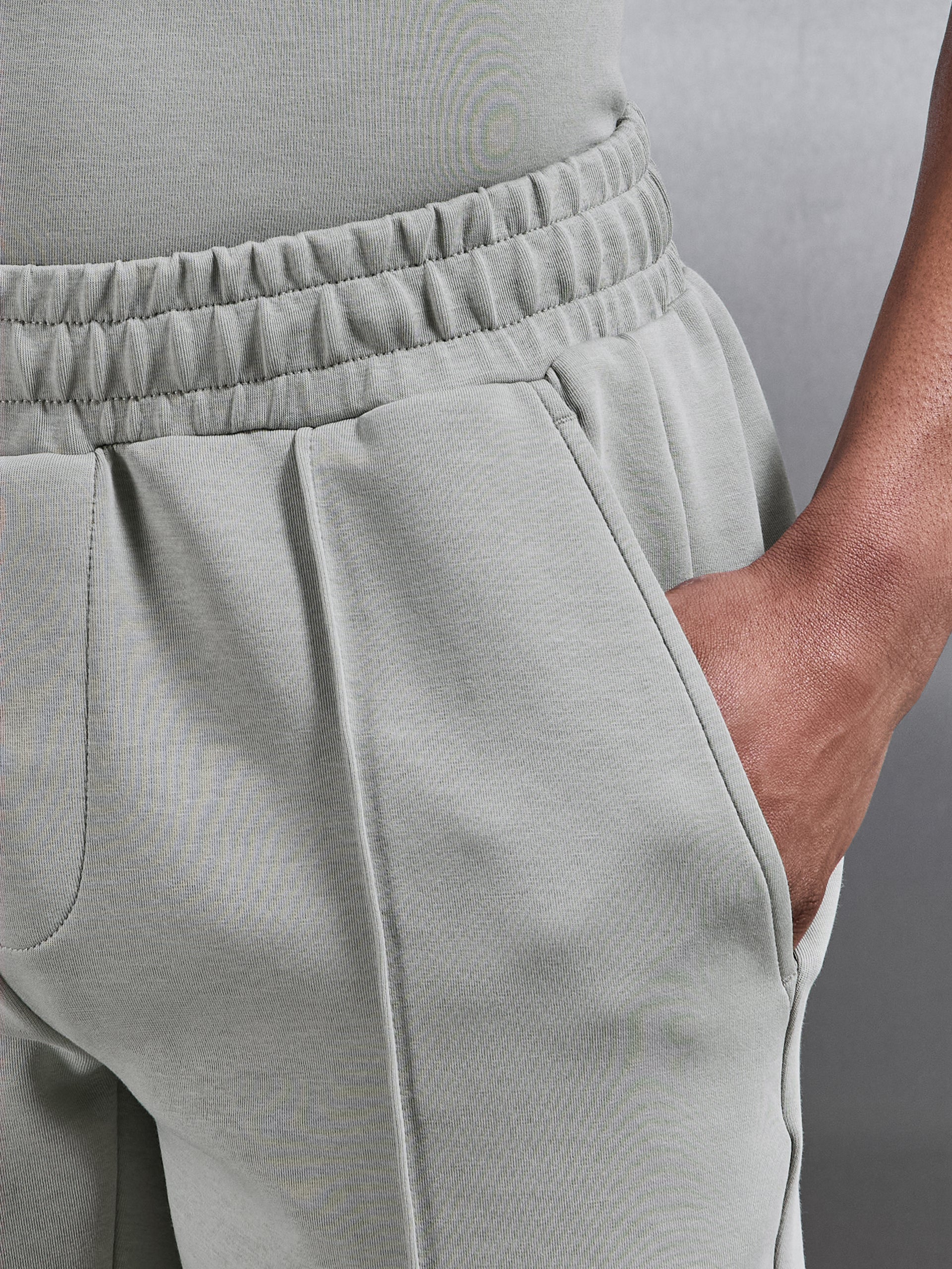 Everyday Luxe Short in Stone