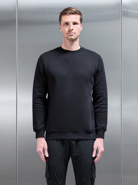 Essential Sweatshirt in Black