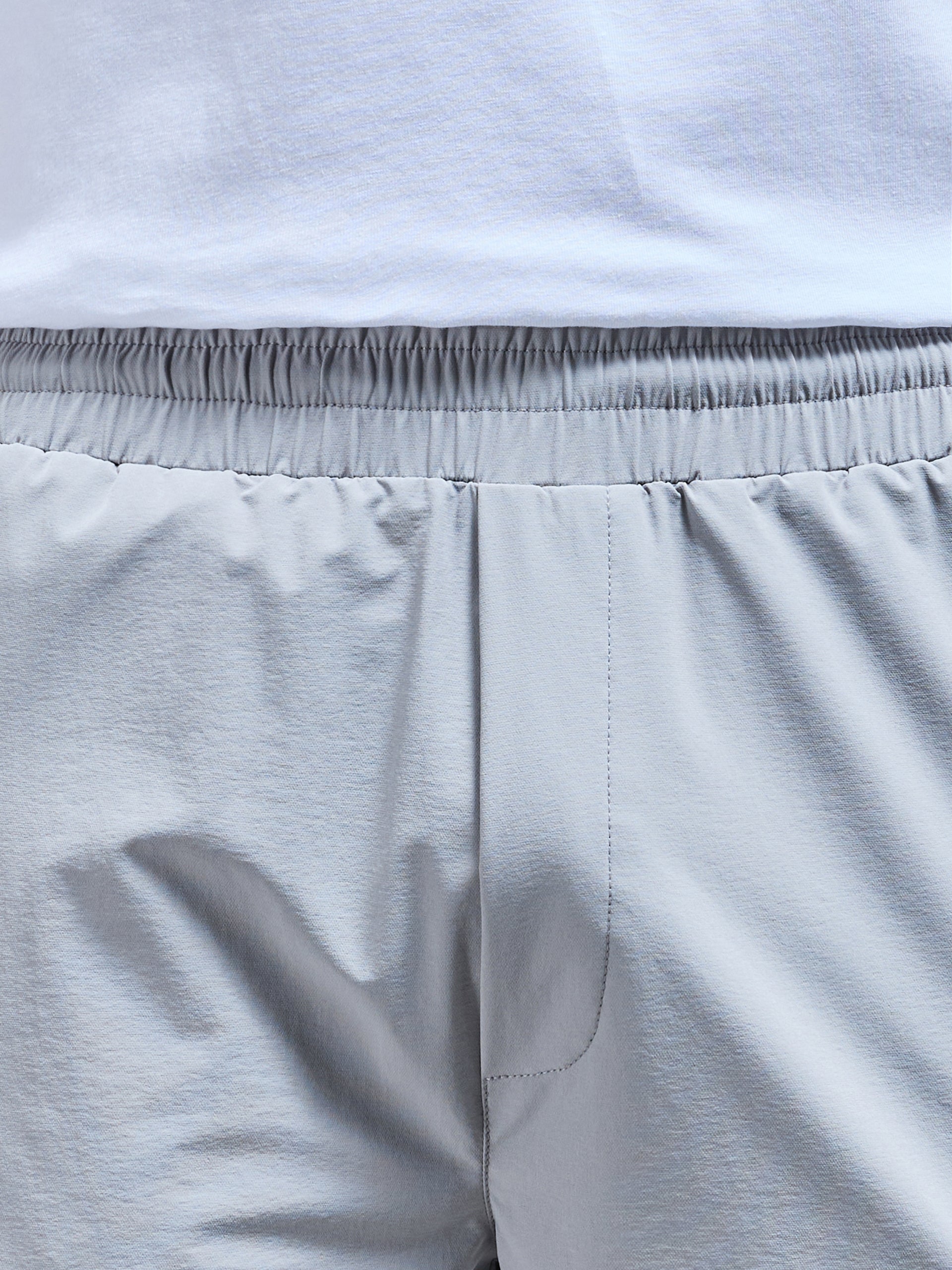 Flat Pocket Technical Cargo Short in Mid Grey