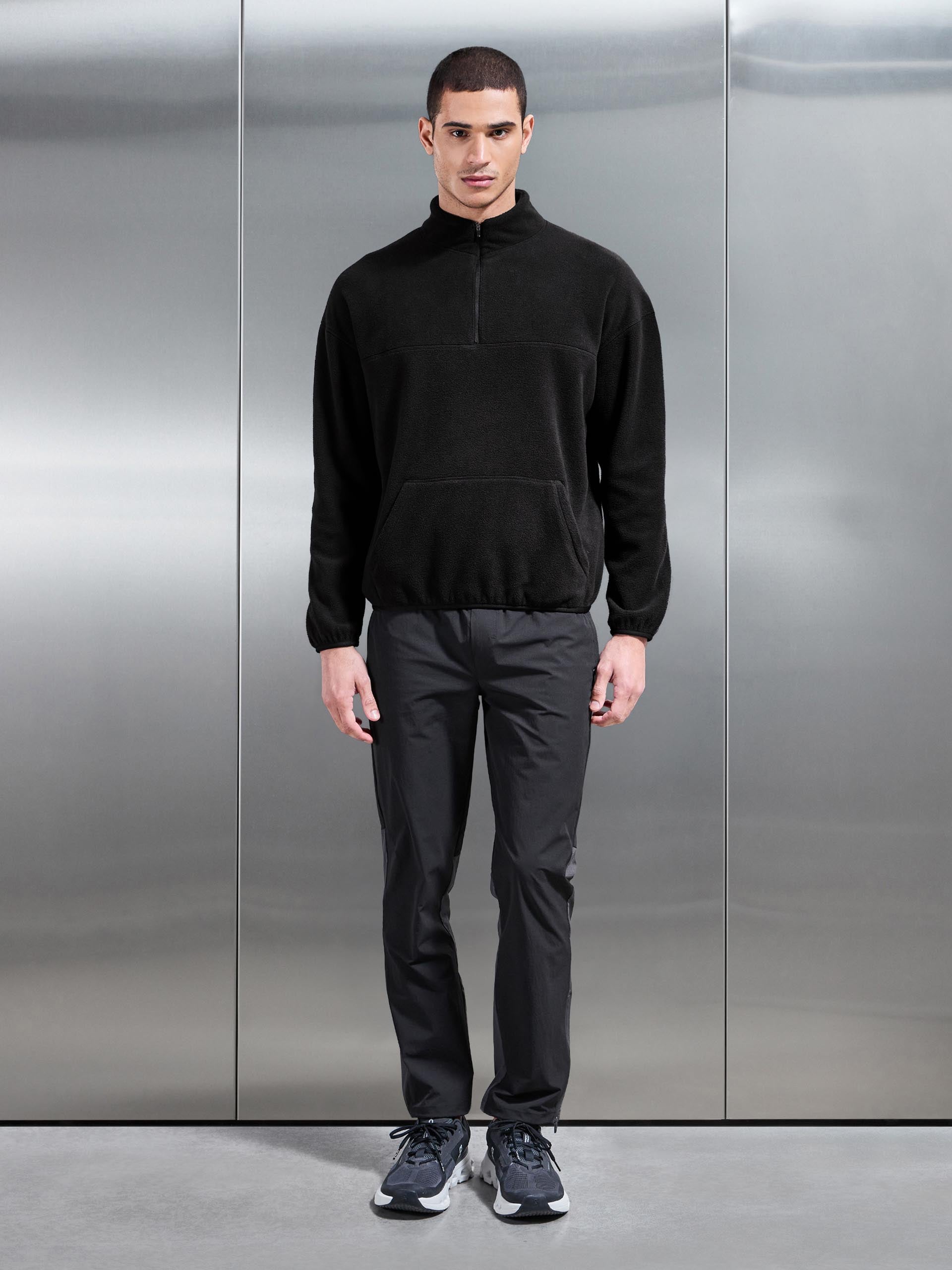 Fleece Relaxed Fit Half Zip in Black