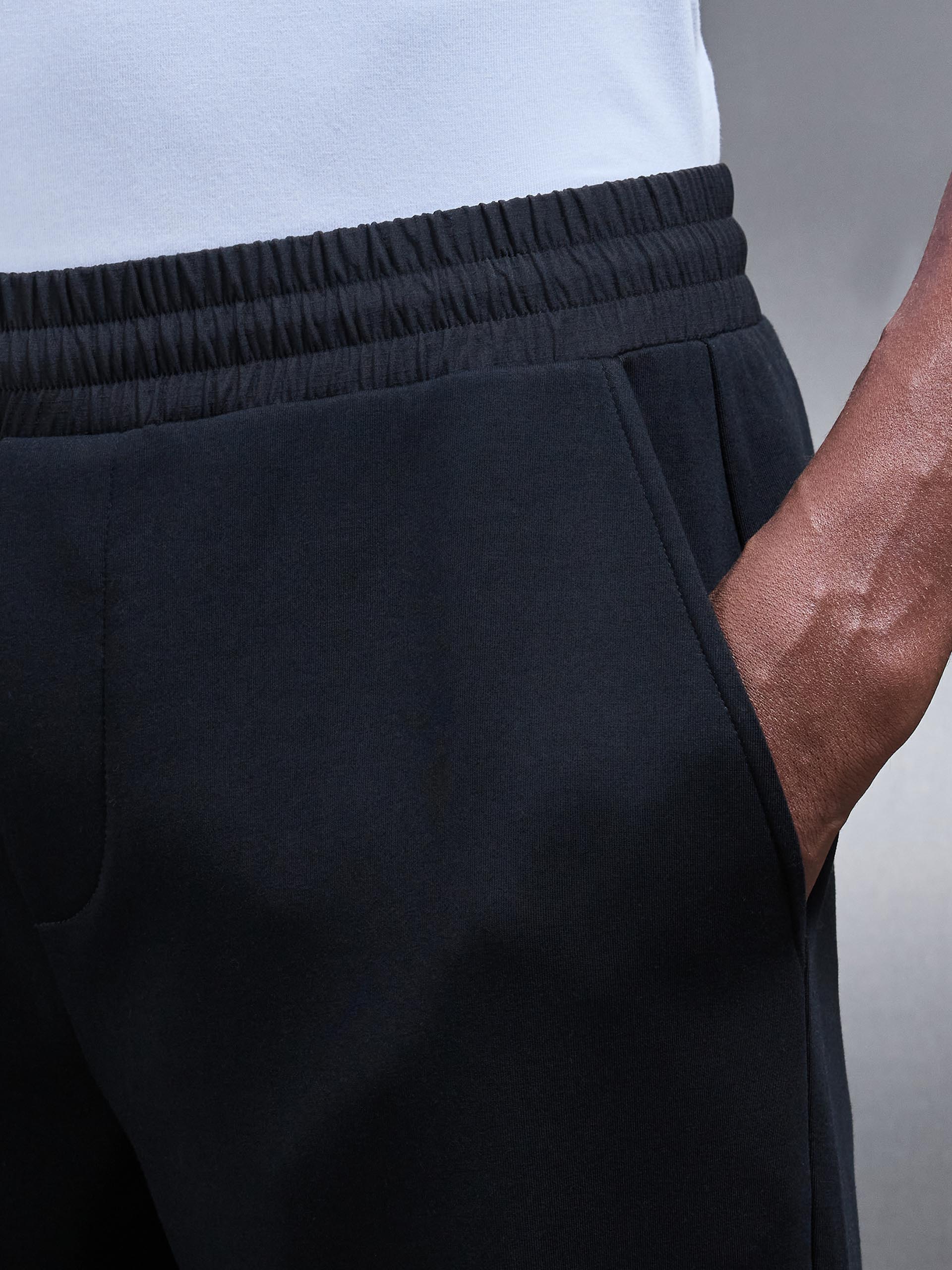 Hybrid Cargo Jogger in Black