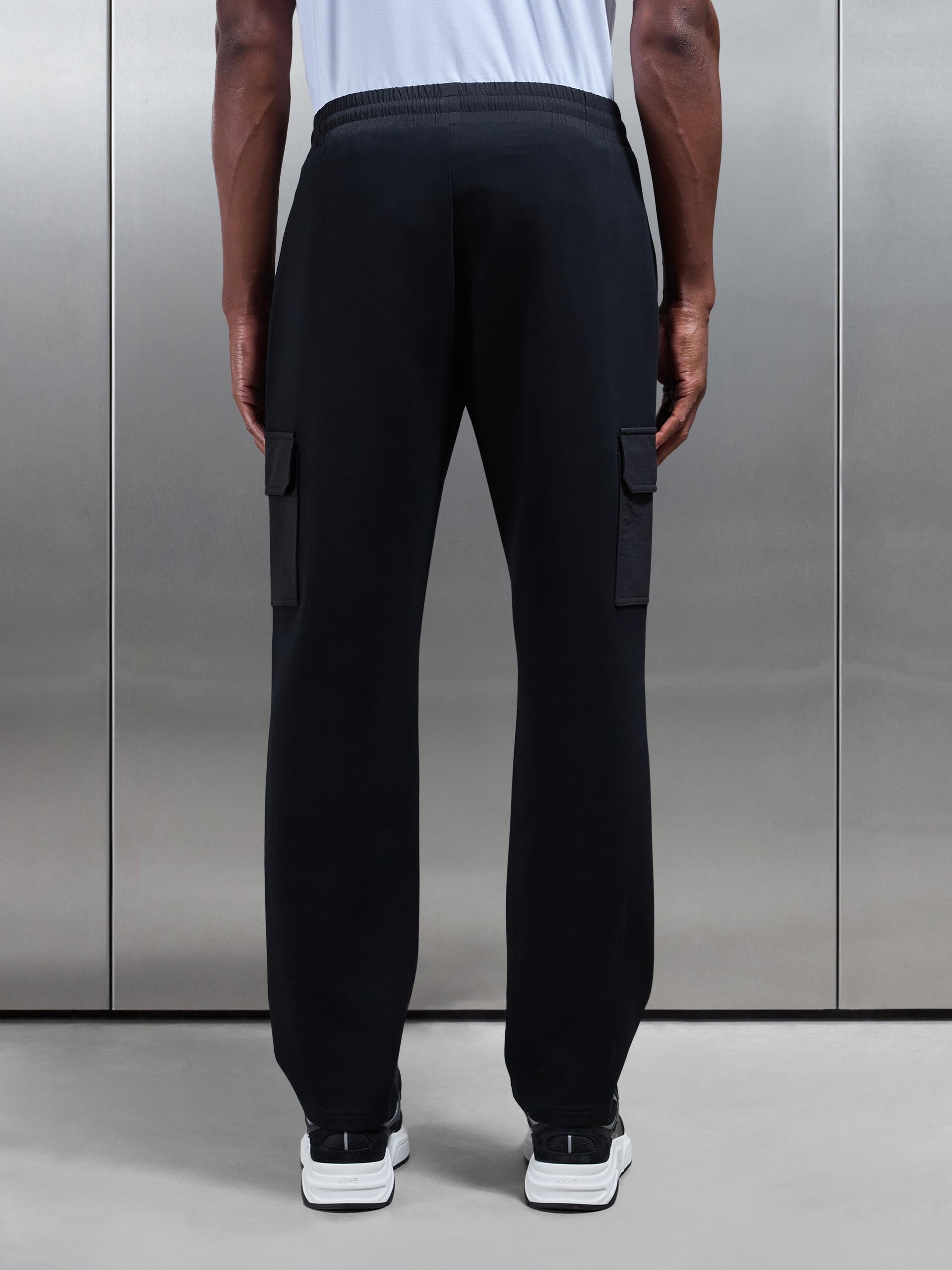 Hybrid Cargo Jogger in Black