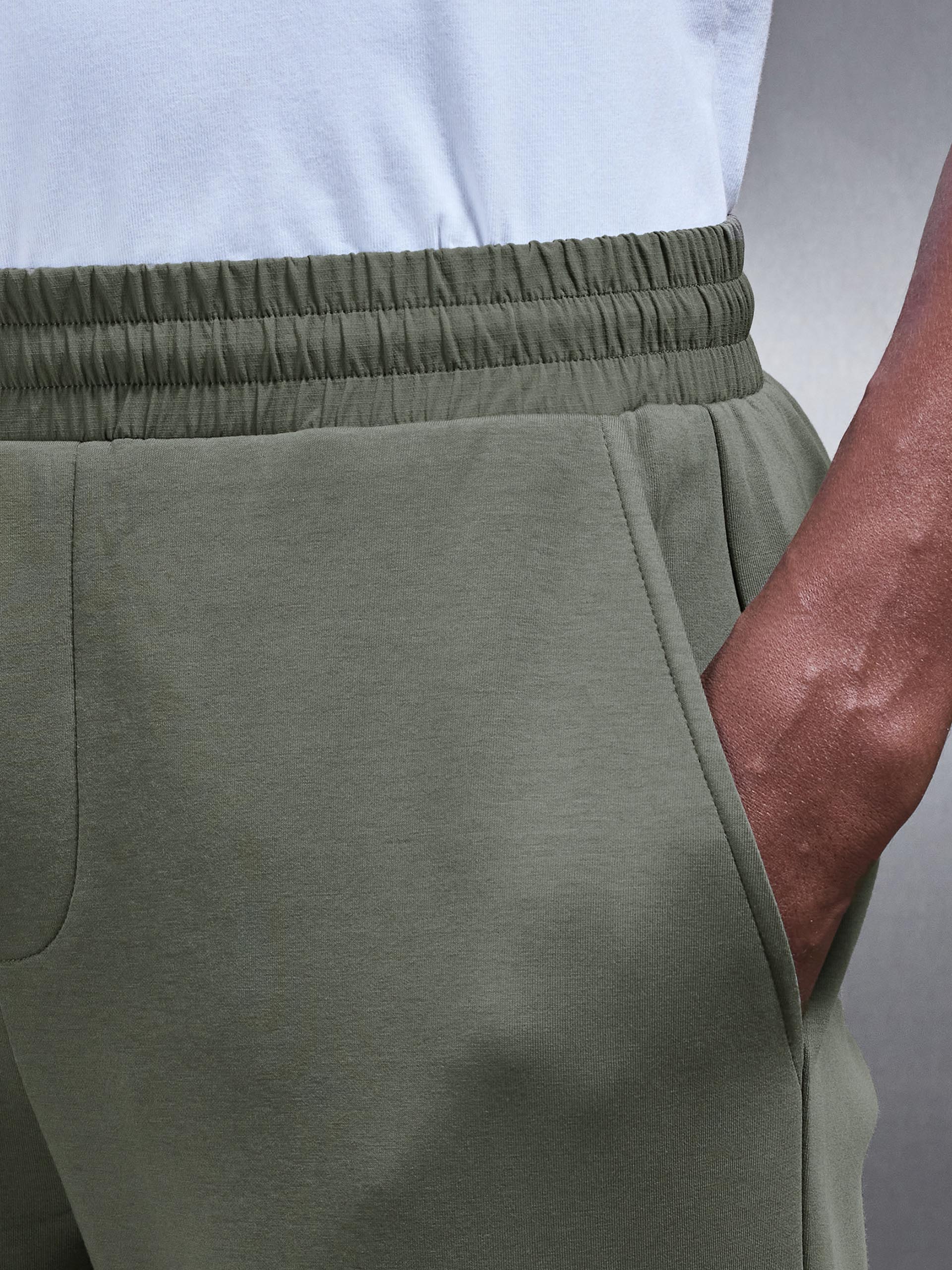 Hybrid Cargo Jogger in Olive