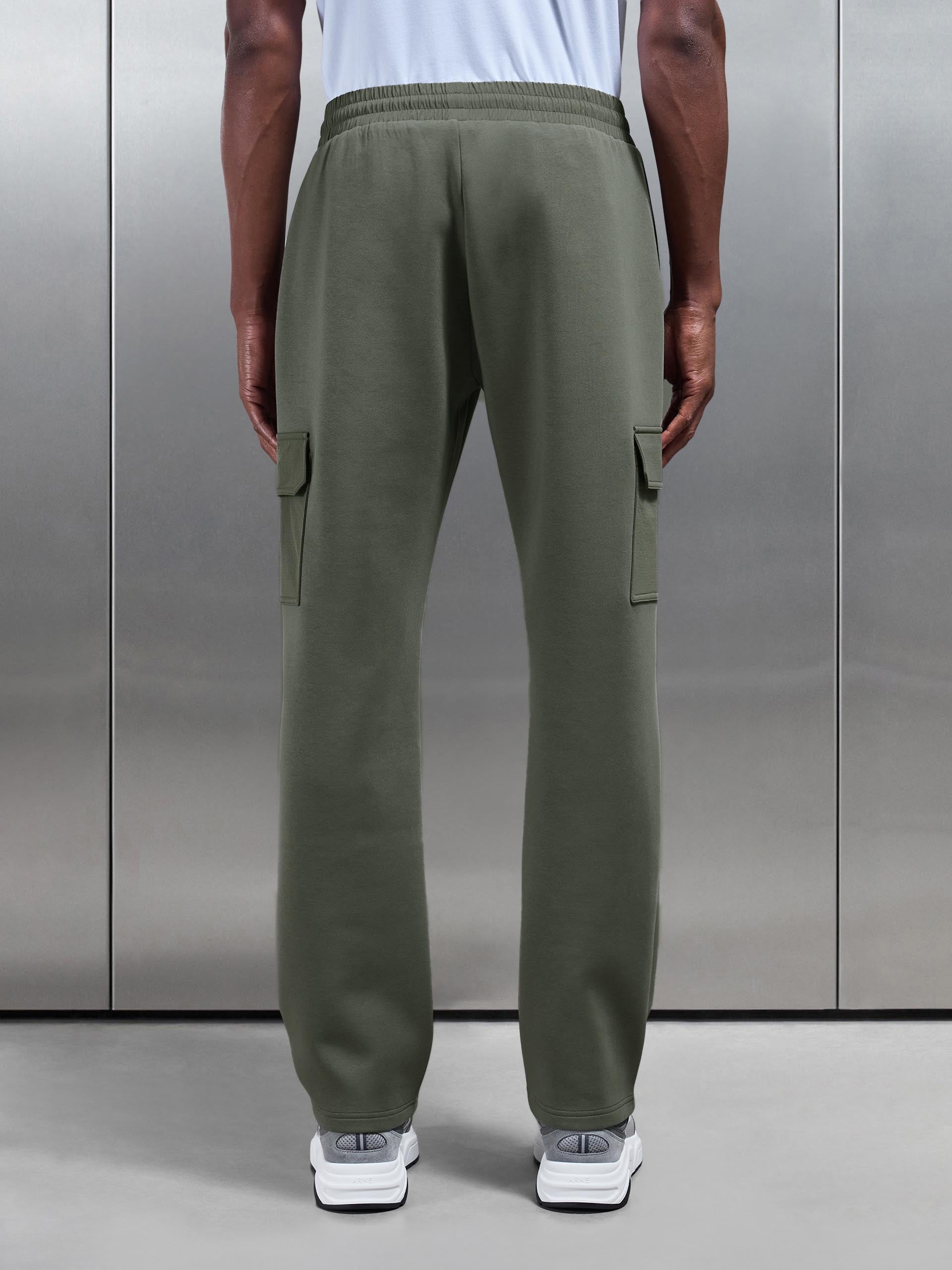 Hybrid Cargo Jogger in Olive