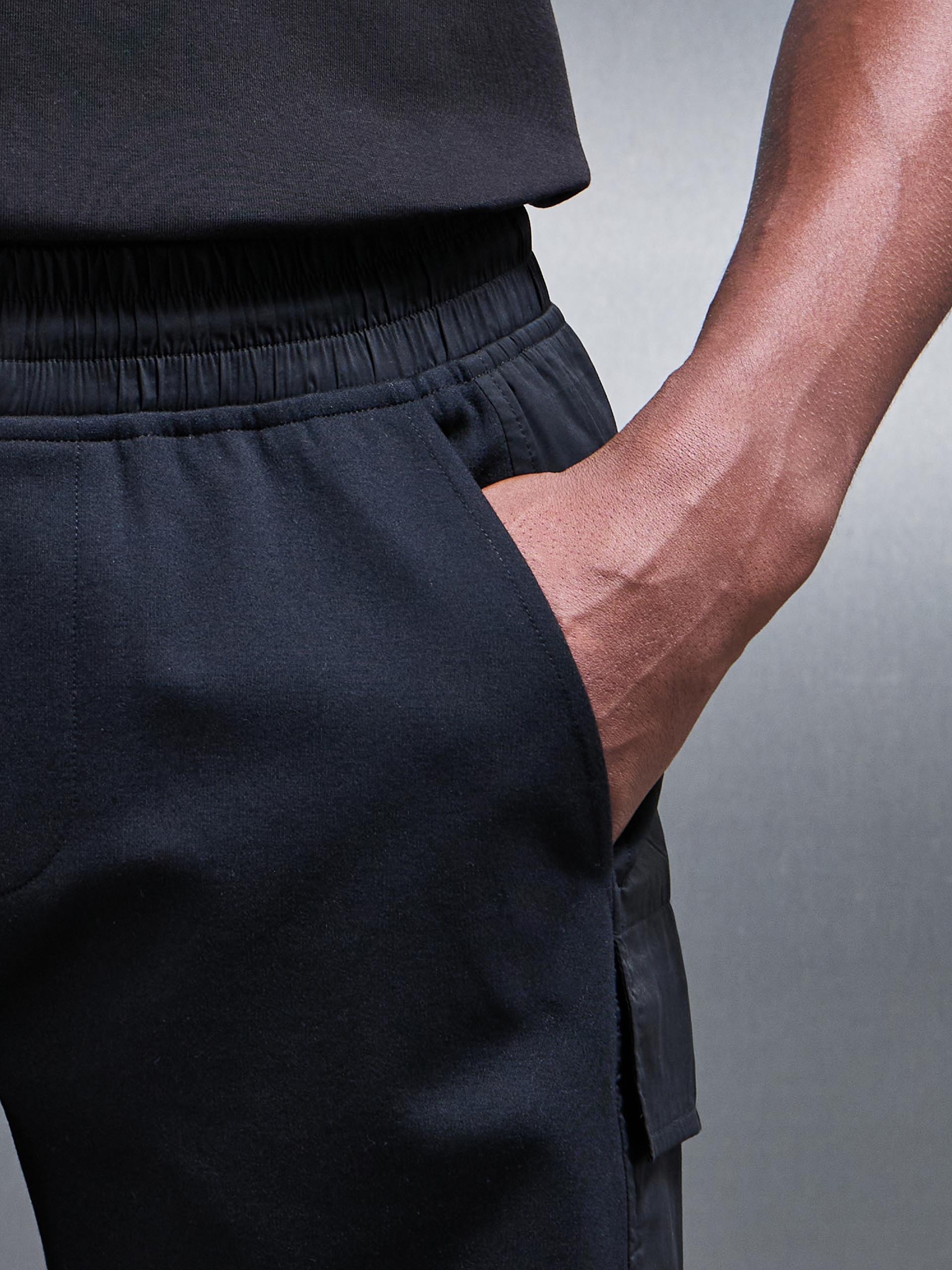 Hybrid Cargo Short in Black