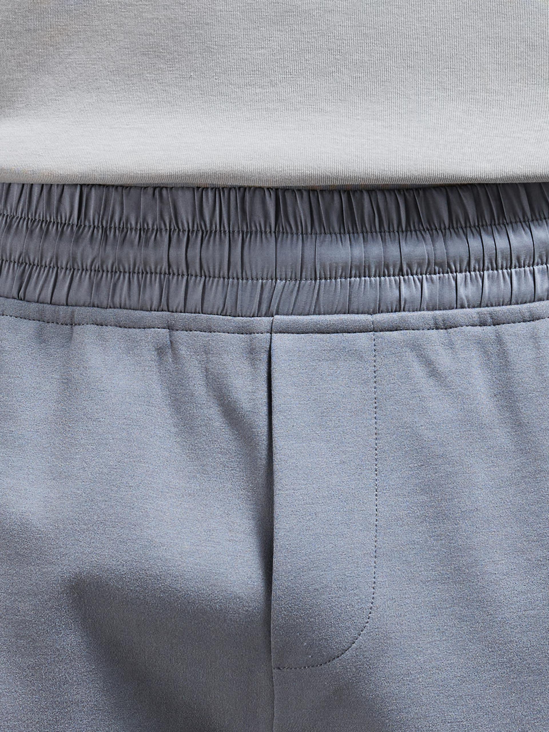 Hybrid Cargo Short in Grey