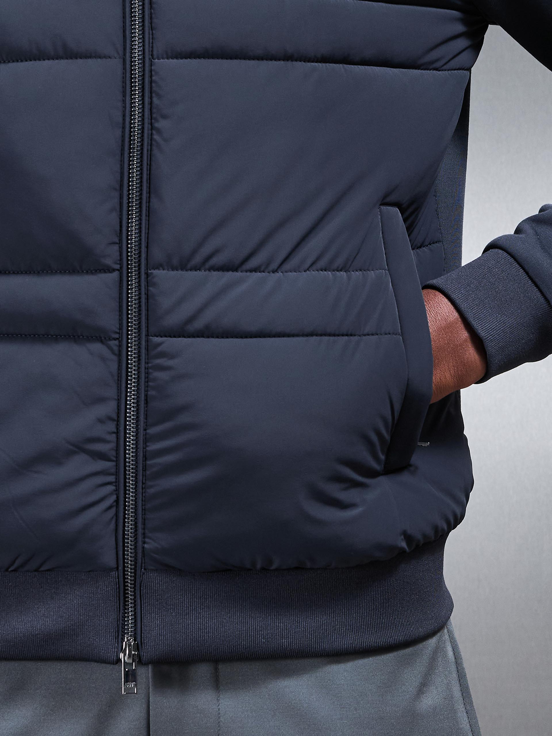 Hybrid Panel Puffer Windbreaker in Navy